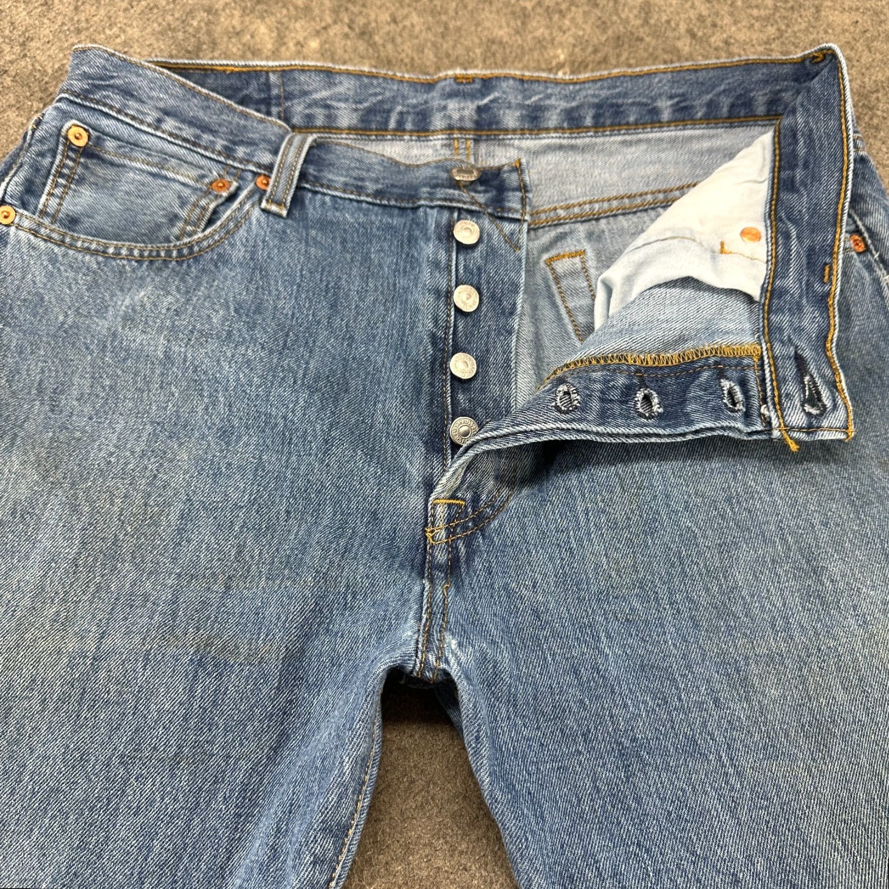 Levi's VINTAGE Levi's 501 Jeans Mens 34x32 Blue Light Distressed Straight Regular Style Retro 5-Pocket Mens Jeans Size US 34 / EU 50 - 2 Thumbnail
