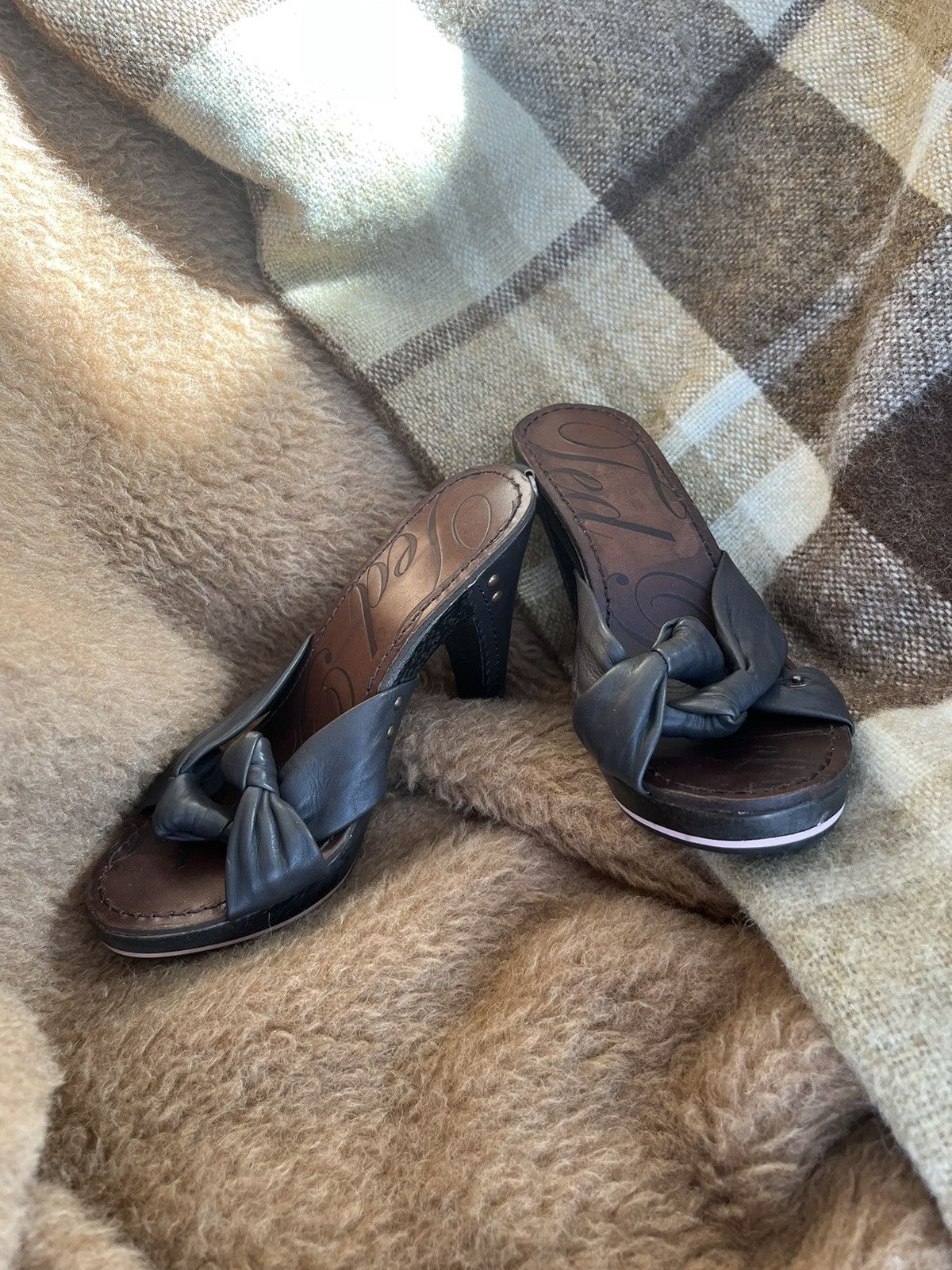Ted Baker Ted Baker Leather Heels (37EU) Size US 6 / IT 36 - 2 Thumbnail