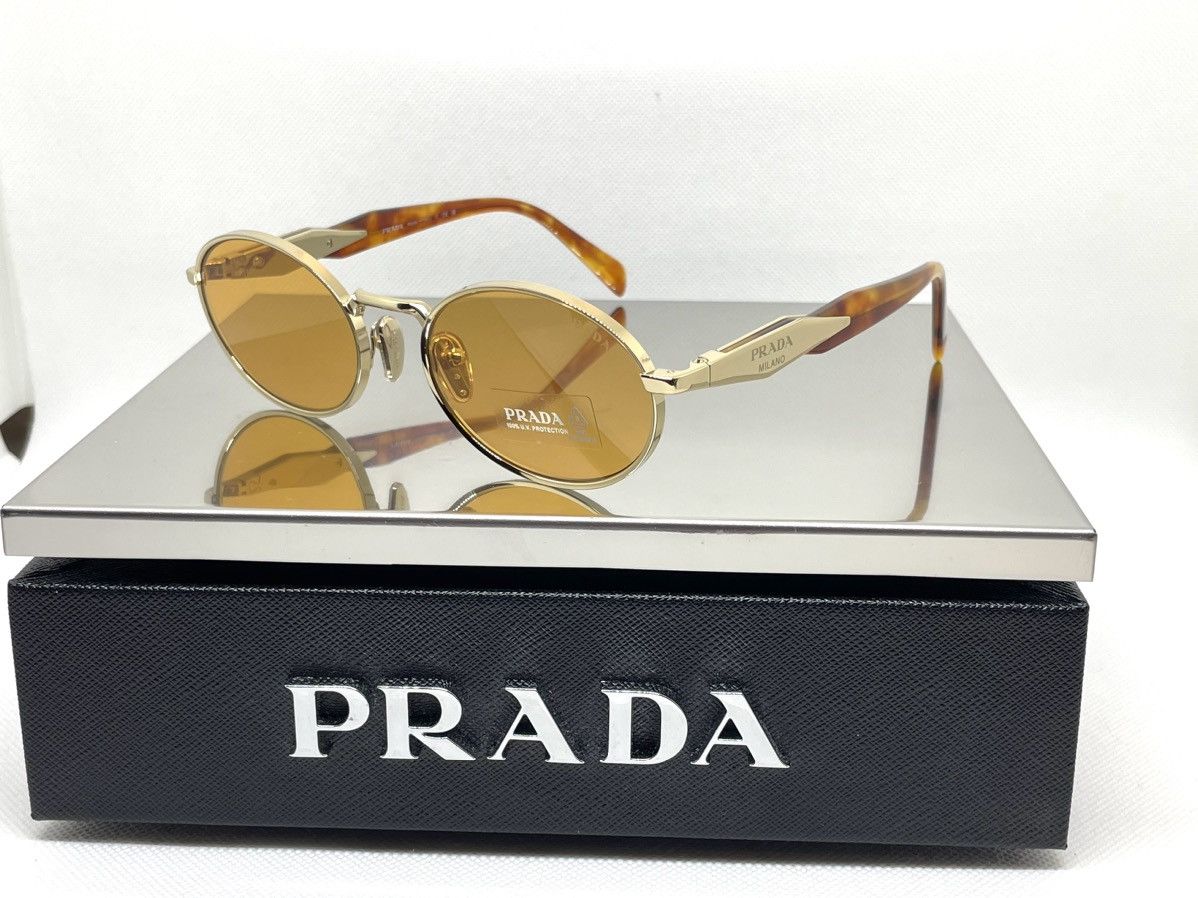 Prada × Streetwear × Vintage Prada Symbole sunglasses SPR
