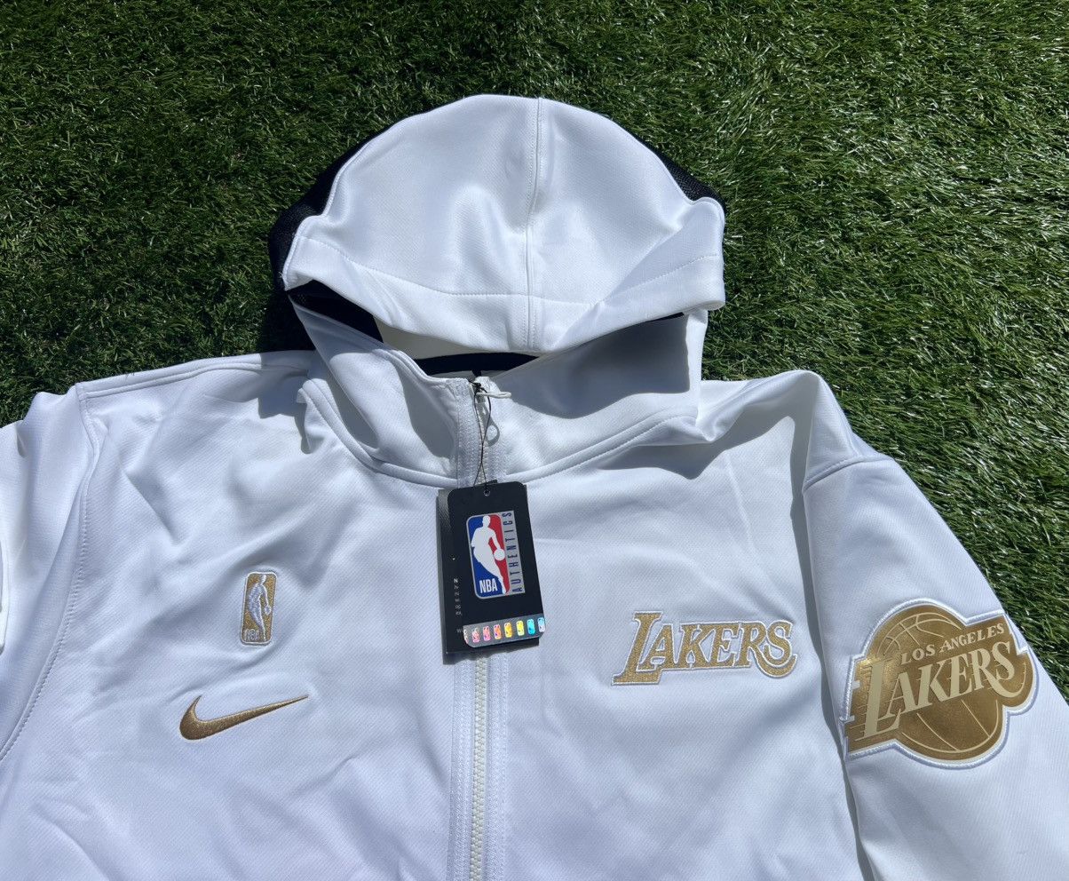 Nike LOS ANGELES LAKERS SHOWTIME "TROPHY RING BANNER" SIZE XL Size US XL / EU 56 / 4 - 12 Thumbnail