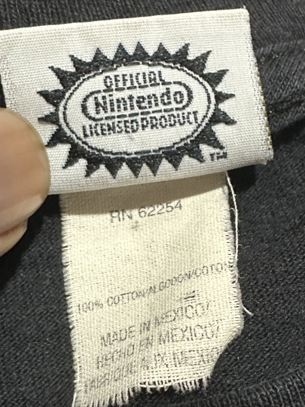 Nintendo Vtg 90s Pokemon Mew Two training over ninetendo game tee Size US M / EU 48-50 / 2 - 3 Thumbnail