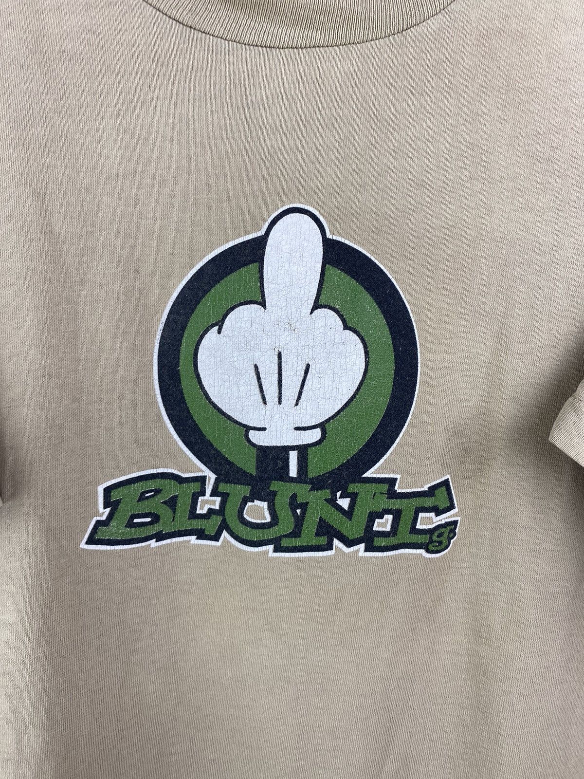 Vintage Vintage 90s Blunt Middle Finger Graphic Tee Rare Streetwear Size US M / EU 48-50 / 2 - 2 Thumbnail
