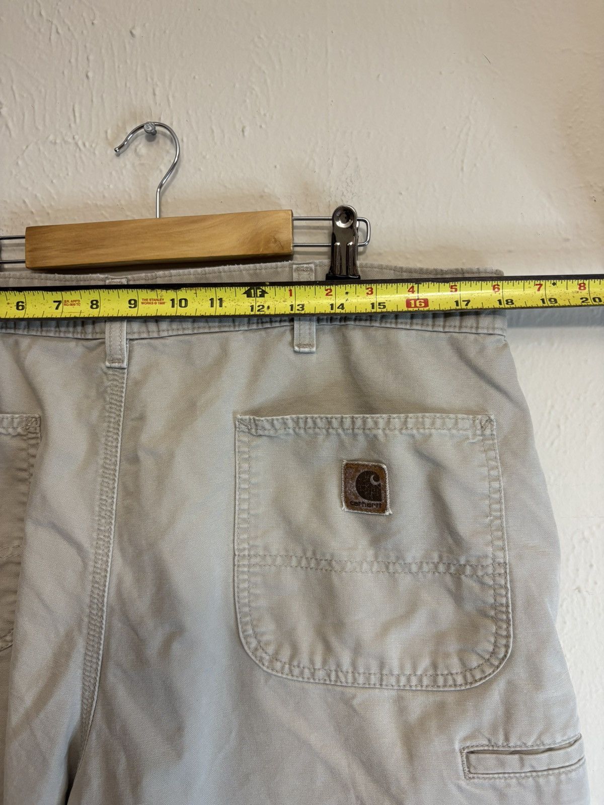Carhartt VTG Carhartt tan cargo shorts size 36w Size US 36 / EU 52 - 4 Thumbnail