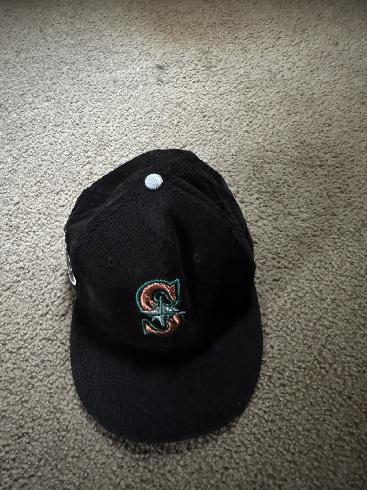 MLB VINTAGE Corduroy Mariners Fitted Size 28 - 1 Thumbnail