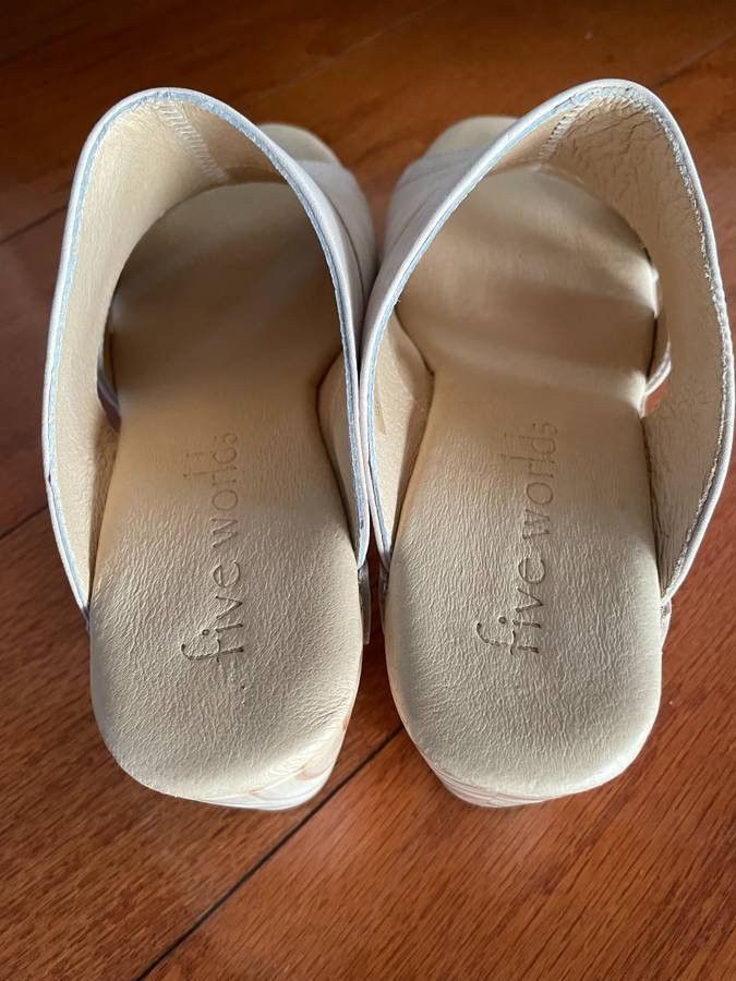 Other Cordani Zafira Hueso Nubuck 6 M. SAVE $81.00 Size US 6 / IT 36 - 6 Thumbnail