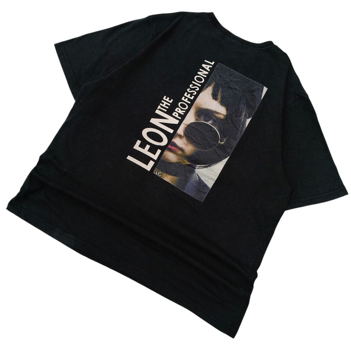 Vintage Vintage LEON THE PROFESSIONAL 1994 Movie Mathilda Tshirt Size US XL / EU 56 / 4 - 3 Thumbnail