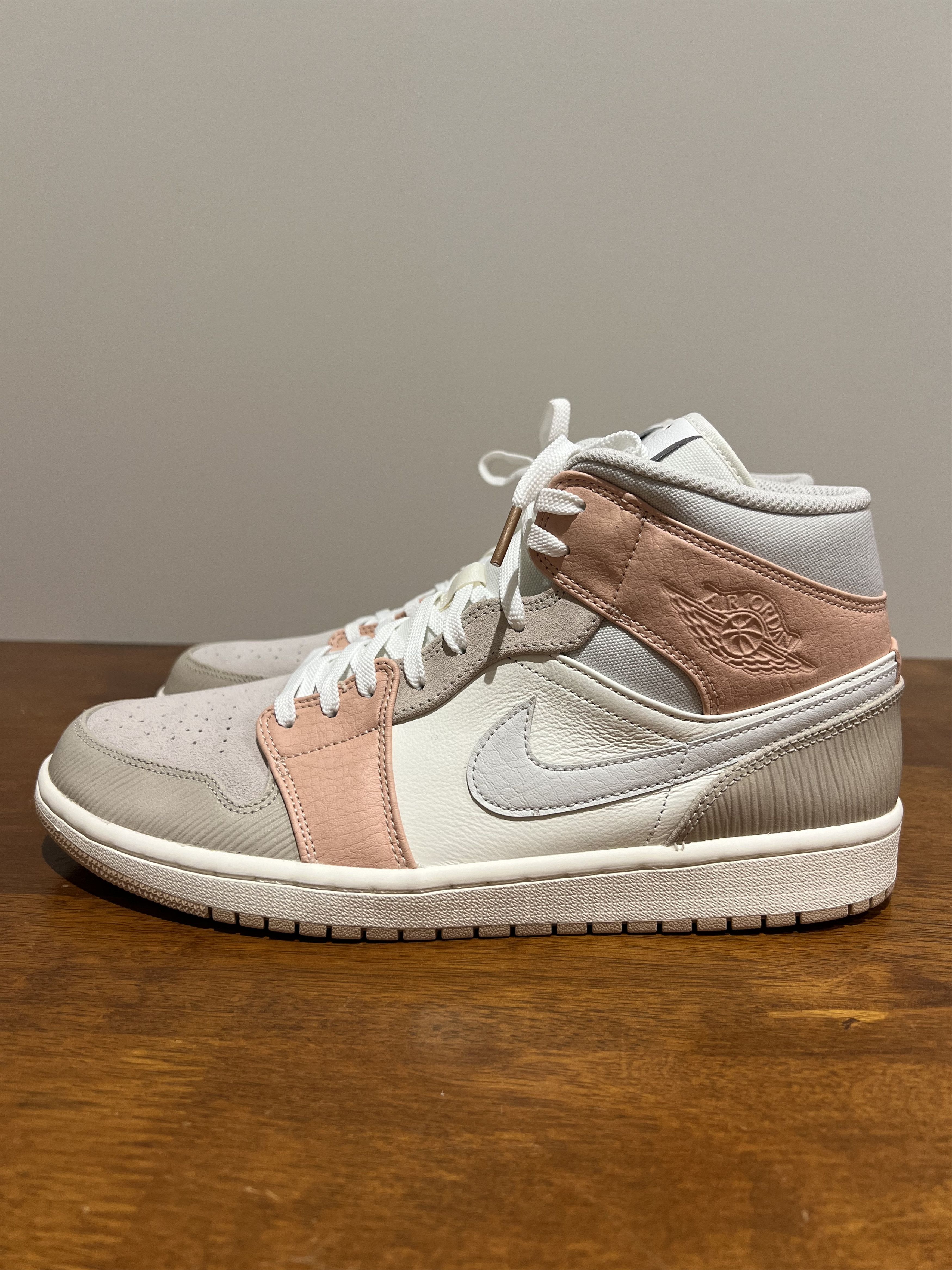 Jordan Brand × Nike 💚 2020 Nike Air Jordan 1 Mid "Milan" Sail/Light Bone NEW Size US 11 / EU 44 - 5 Thumbnail