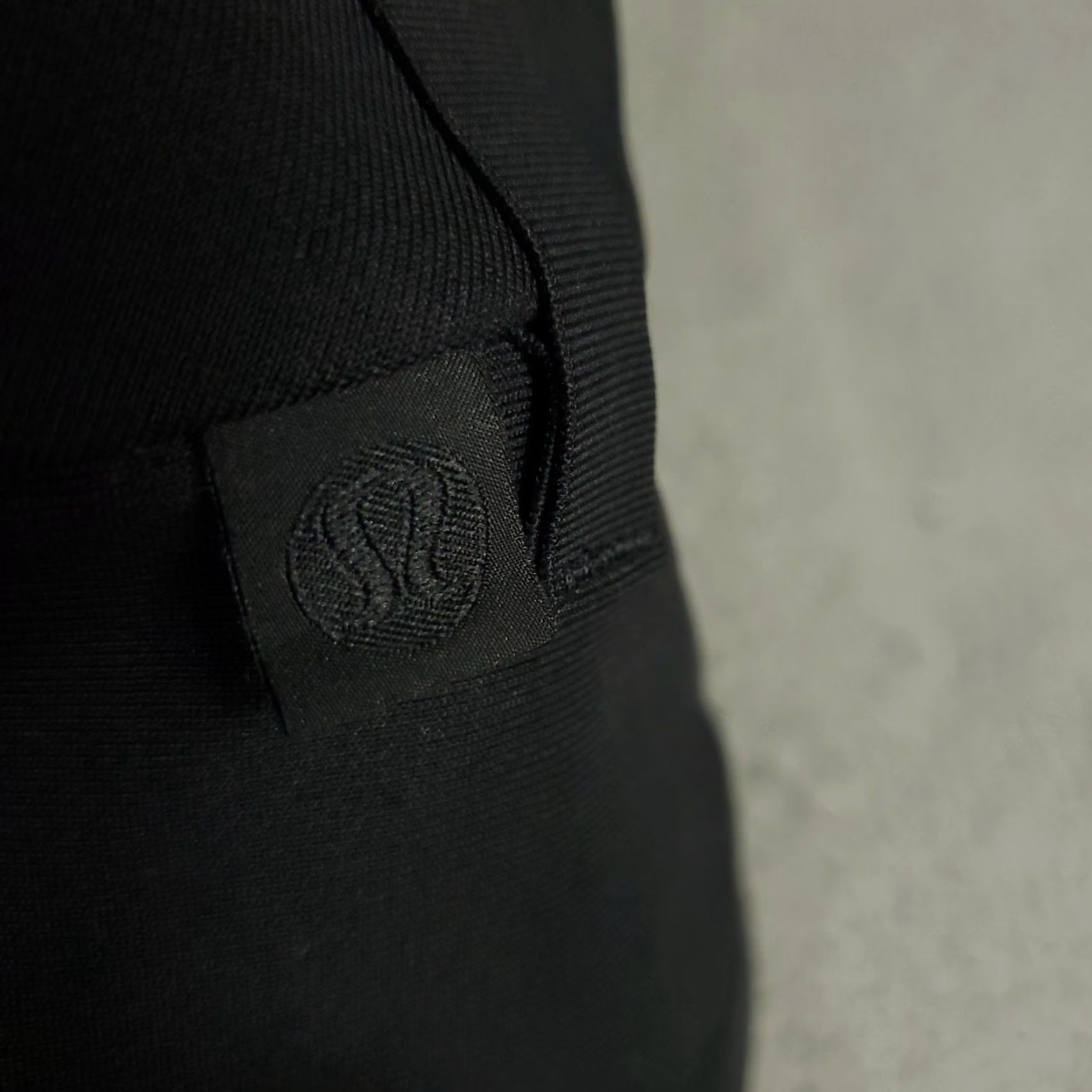 Lululemon Lululemon Pants Mens 38x35 Black Chino Trousers Flat Front Zip Pockets Regular Size US 38 / EU 54 - 7 Thumbnail