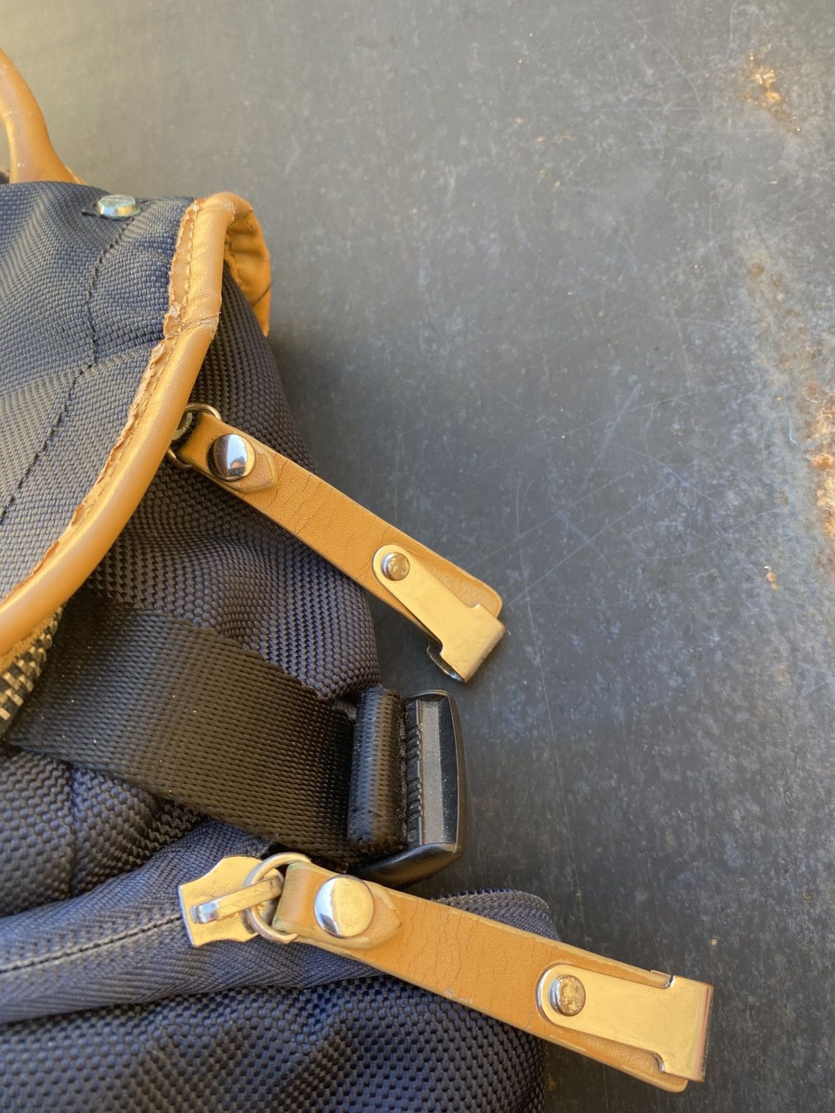 Diesel × Vintage Diesel Faded RARE Y2k vintage distressed sling bag Size ONE SIZE - 8 Thumbnail