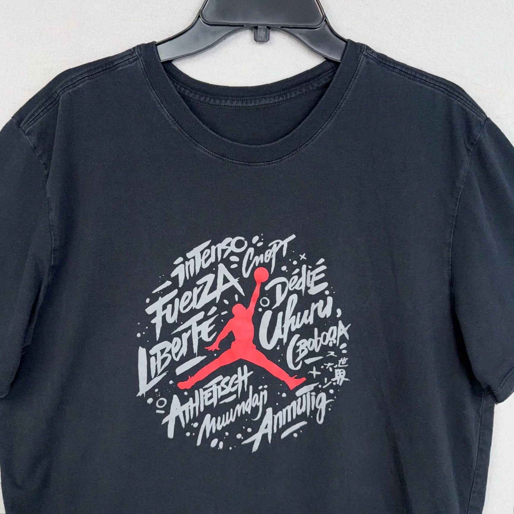 Jordan Brand Jordan Shirt Mens XL Black Jumpman Graphic Nike Tee Basketball Short Sleeve Crew Neck Sports Mens XL Black Jumpman Logo Graphic Print Size US XL / EU 56 / 4 - 2 Thumbnail
