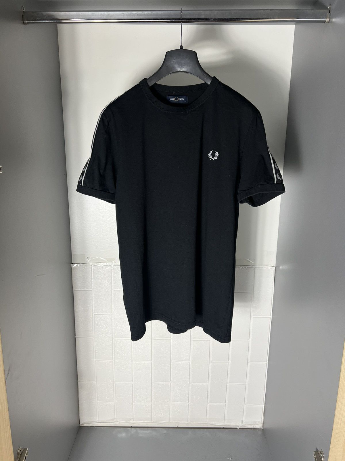 Fred Perry × Vintage VERY RARE FRED PERRY MONOGRAM LAMPAS T-SHIRT CLASSIC CASUAL Size US L / EU 52-54 / 3 - 1 Thumbnail