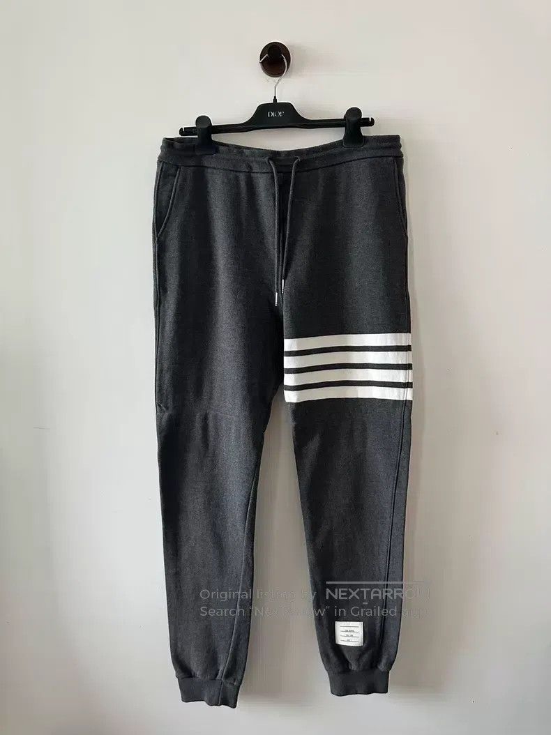 Thom Browne Thom Browne size 5 Dark gray knitted sweatpants Size US 34 / EU 50 - 1 Thumbnail