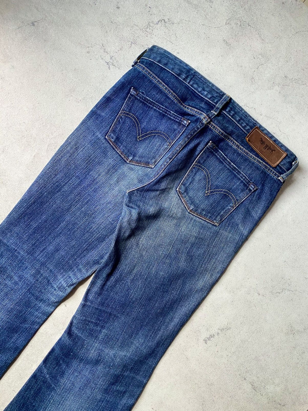 Levi's Levis lady style jeans flare pants Size 29" - 3 Thumbnail