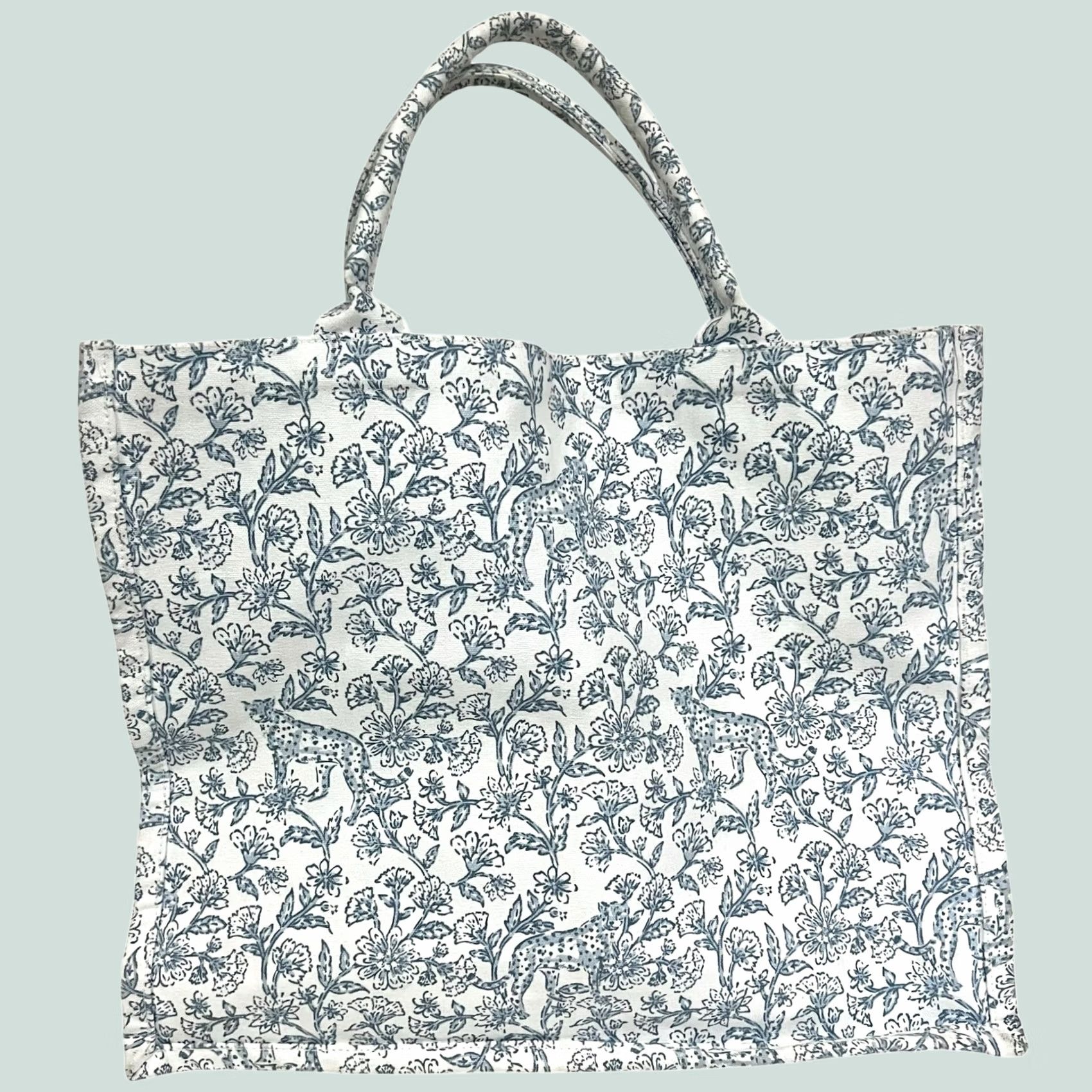 Vintage Blue & White Toile Tote Bag Cheetah/Leopard Floral Cotton Canvas Shoulder Bag Tote Unbranded Unisex Adults Size ONE SIZE - 1 Thumbnail