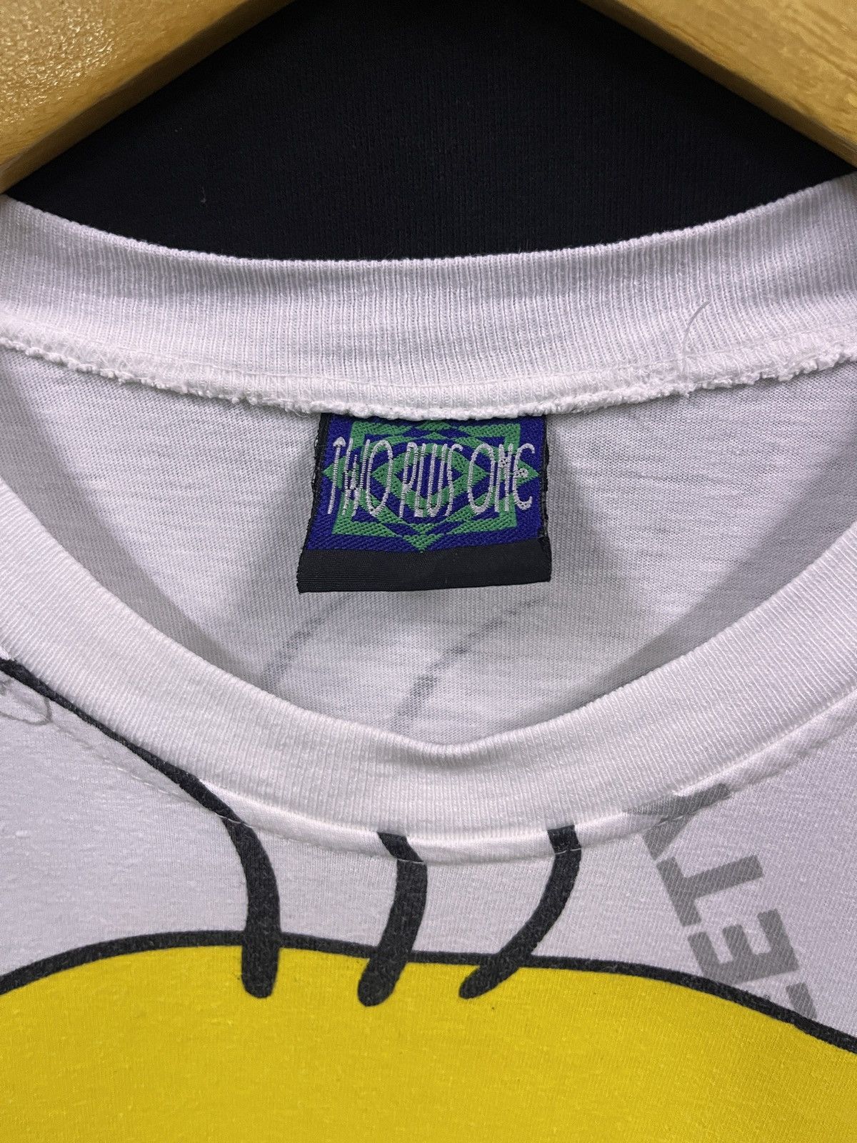 Vintage VINTAGE 90s AOP TWETTY TSHIRT Size US L / EU 52-54 / 3 - 6 Thumbnail