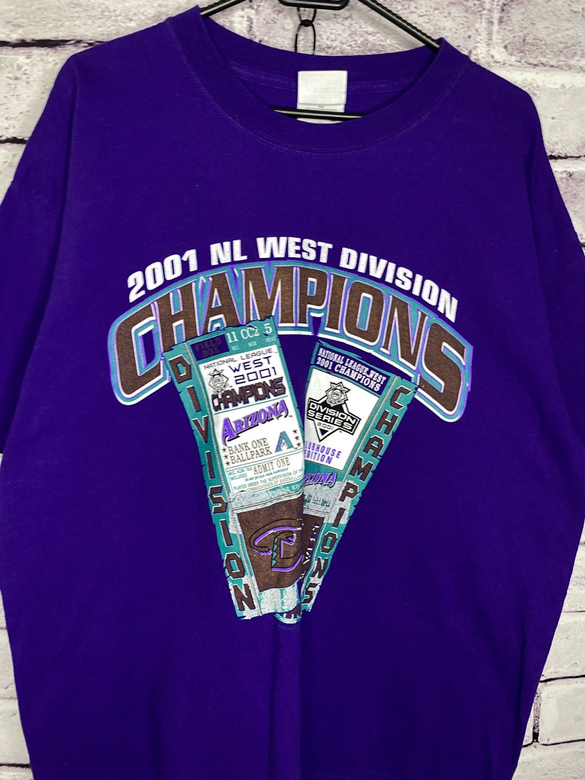 Gildan Vintage 2001 Seattle Mariners Tee Al West Division Champions Size US XL / EU 56 / 4 - 3 Thumbnail