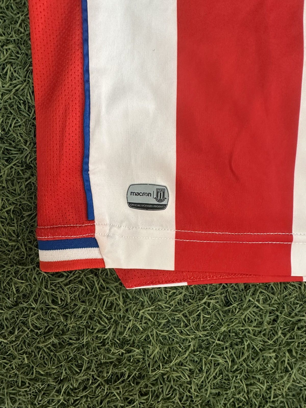 Macron Stoke City Macron Jersey XL Size US XL / EU 56 / 4 - 5 Thumbnail