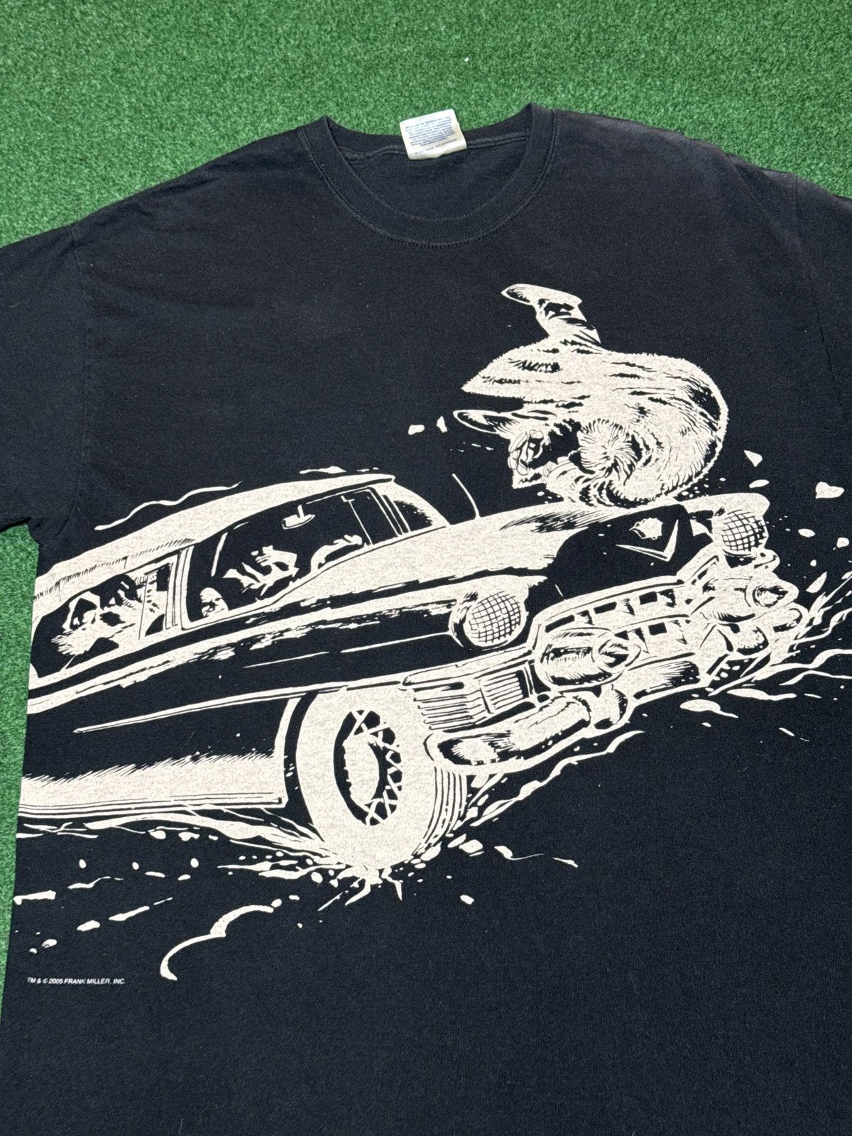 Vintage Vintage Frank Miller Sin City Graphitti Y2K Comic L T Shirt Size US L / EU 52-54 / 3 - 2 Thumbnail