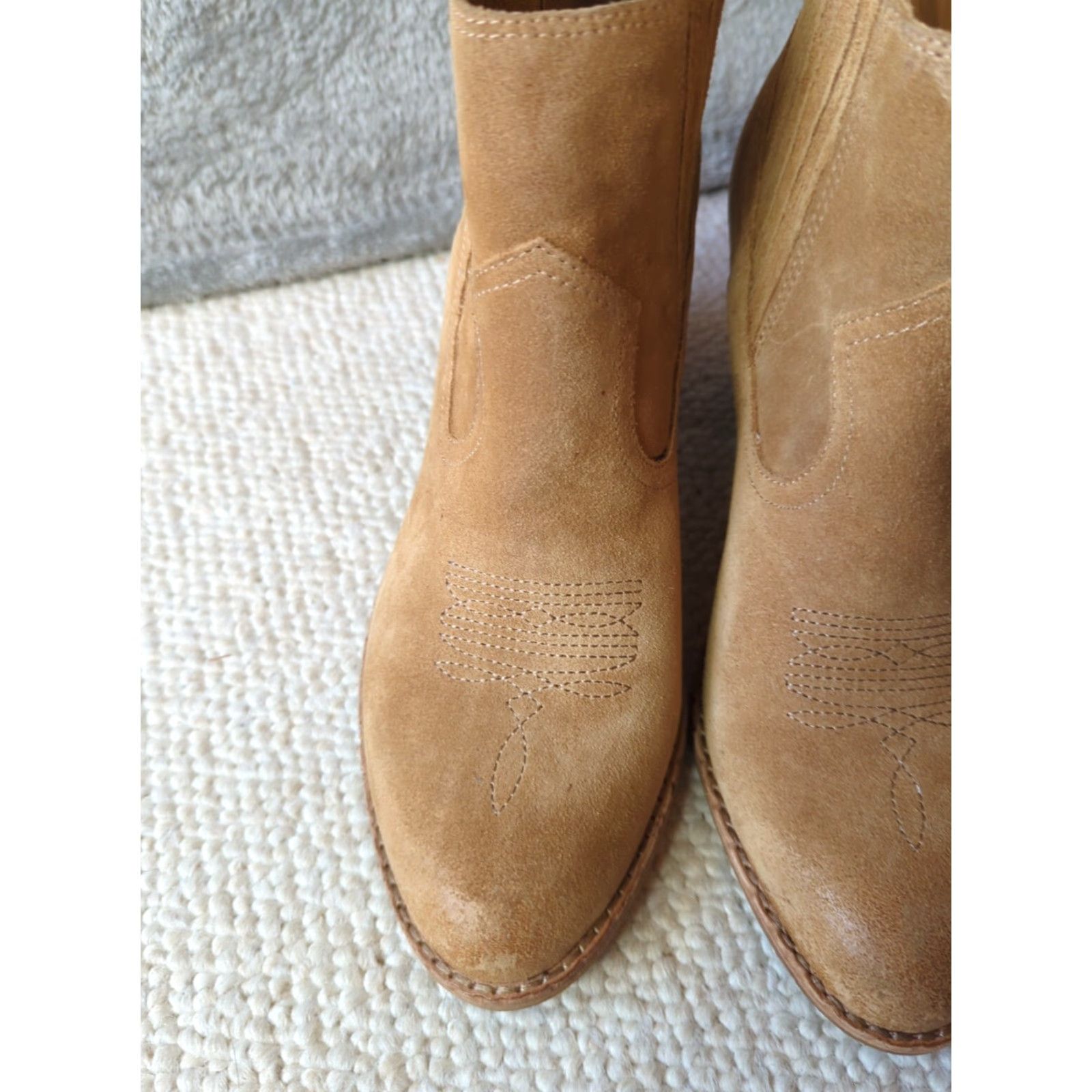 Dolce Vita Dolce Vita Boots Womens Tan Suede Western Cowgirl Ankle Bootie Size 7.5 Brown Pointed Toe Pull On Mid Heel Bohemian City Clubwear 7.5 Womens Boots Size US 8 / IT 38 - 2 Thumbnail