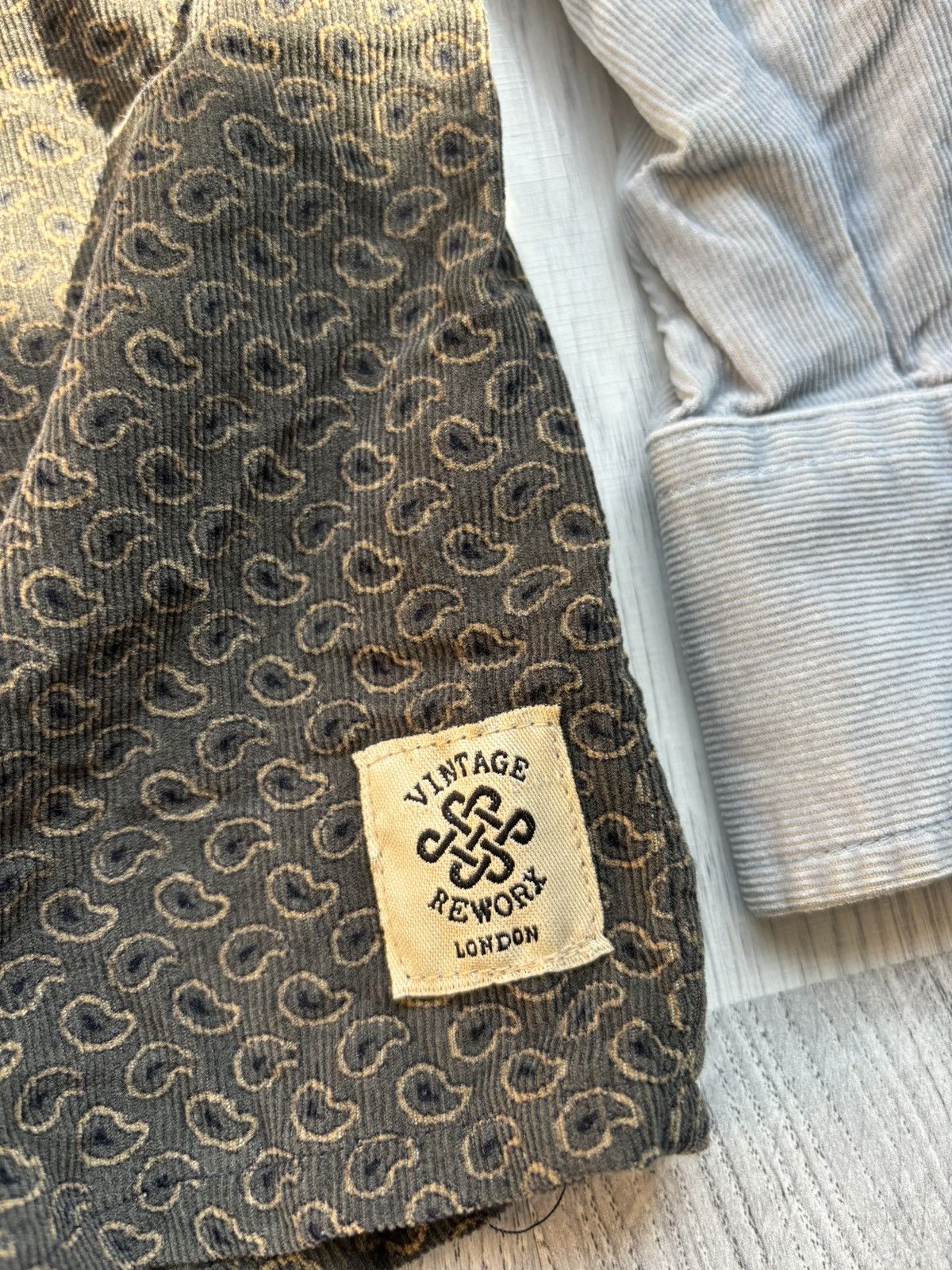 Vintage Vintage Rework London Corduroy Paisley Patch Button Up Shirt Size US L / EU 52-54 / 3 - 4 Thumbnail