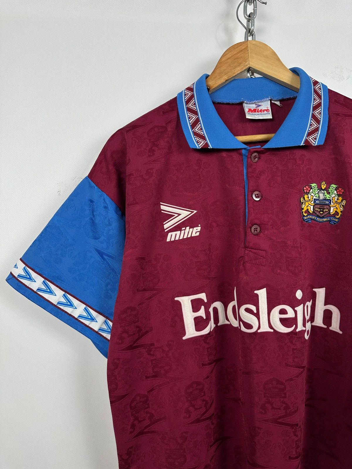 Vintage 1993/95 Mitre Burnley FC Vintage Home Soccer Jersey Size US L / EU 52-54 / 3 - 4 Thumbnail