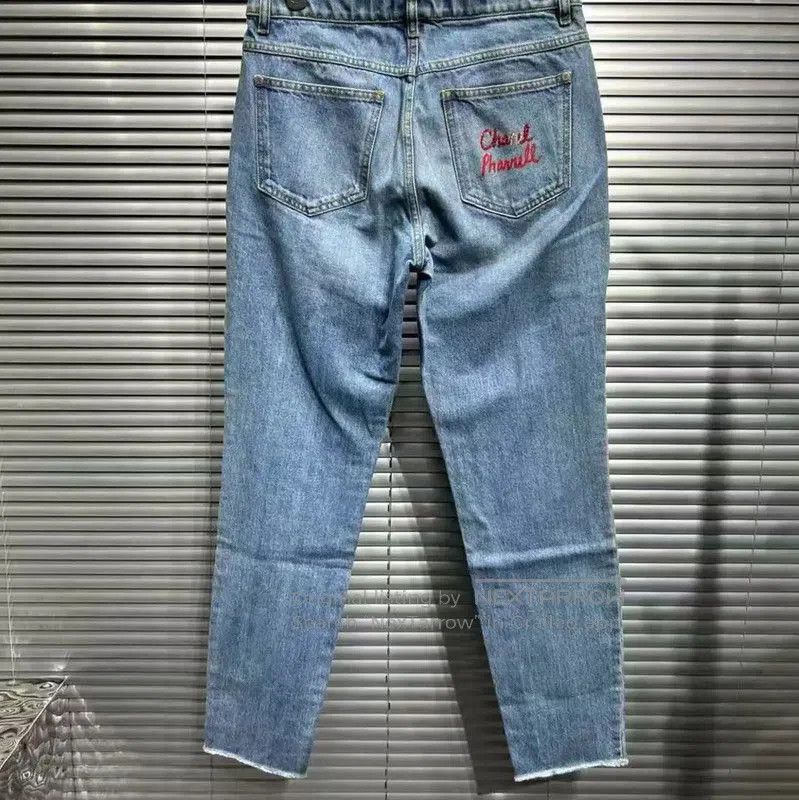 Chanel Chanel Blue Cotton Embroidered Jeans for Women . Size 28" / US 6 / IT 42 - 2 Thumbnail