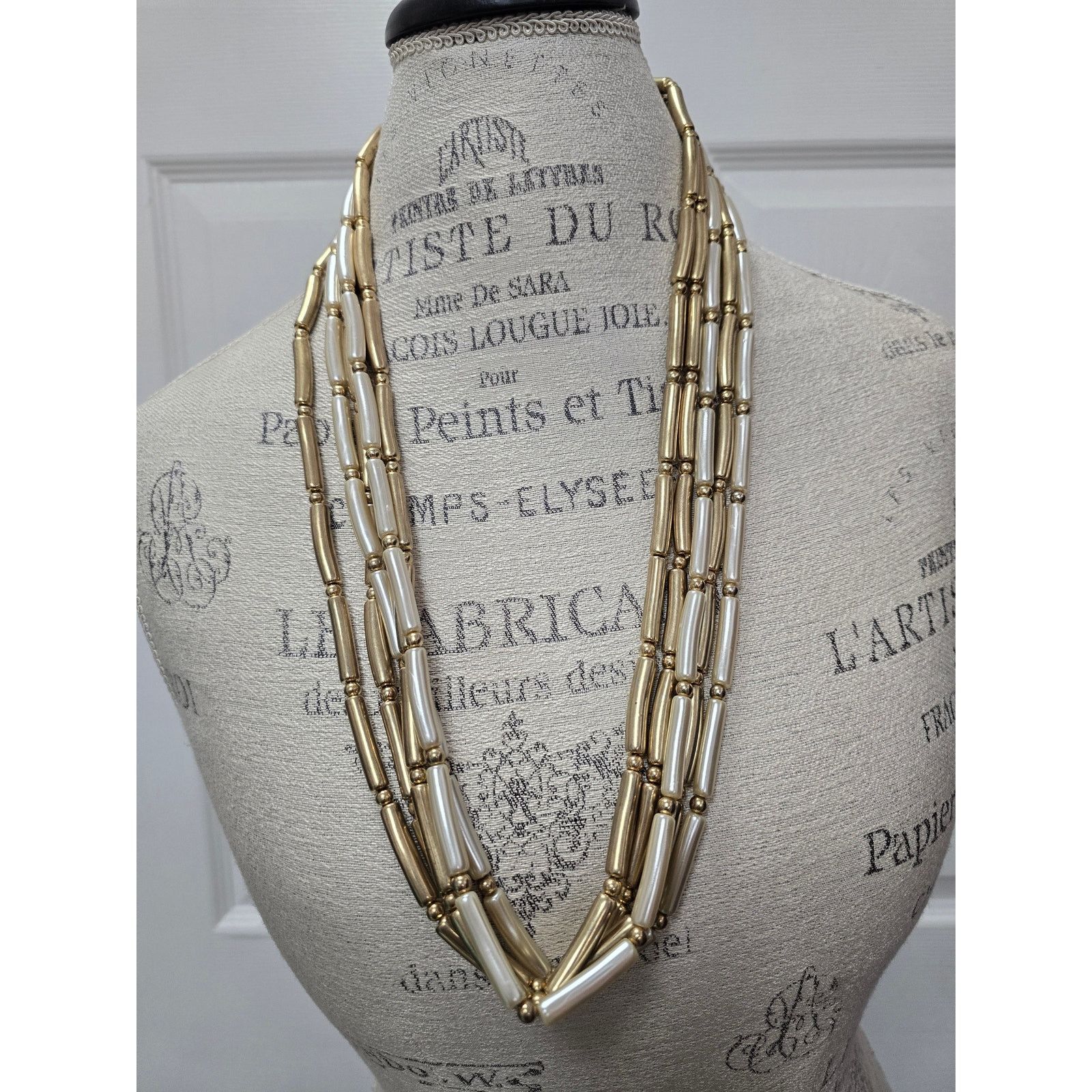 Other Vintage 5 strand Pearl & Goldtone Necklace & Earring Set Size ONE SIZE - 3 Thumbnail