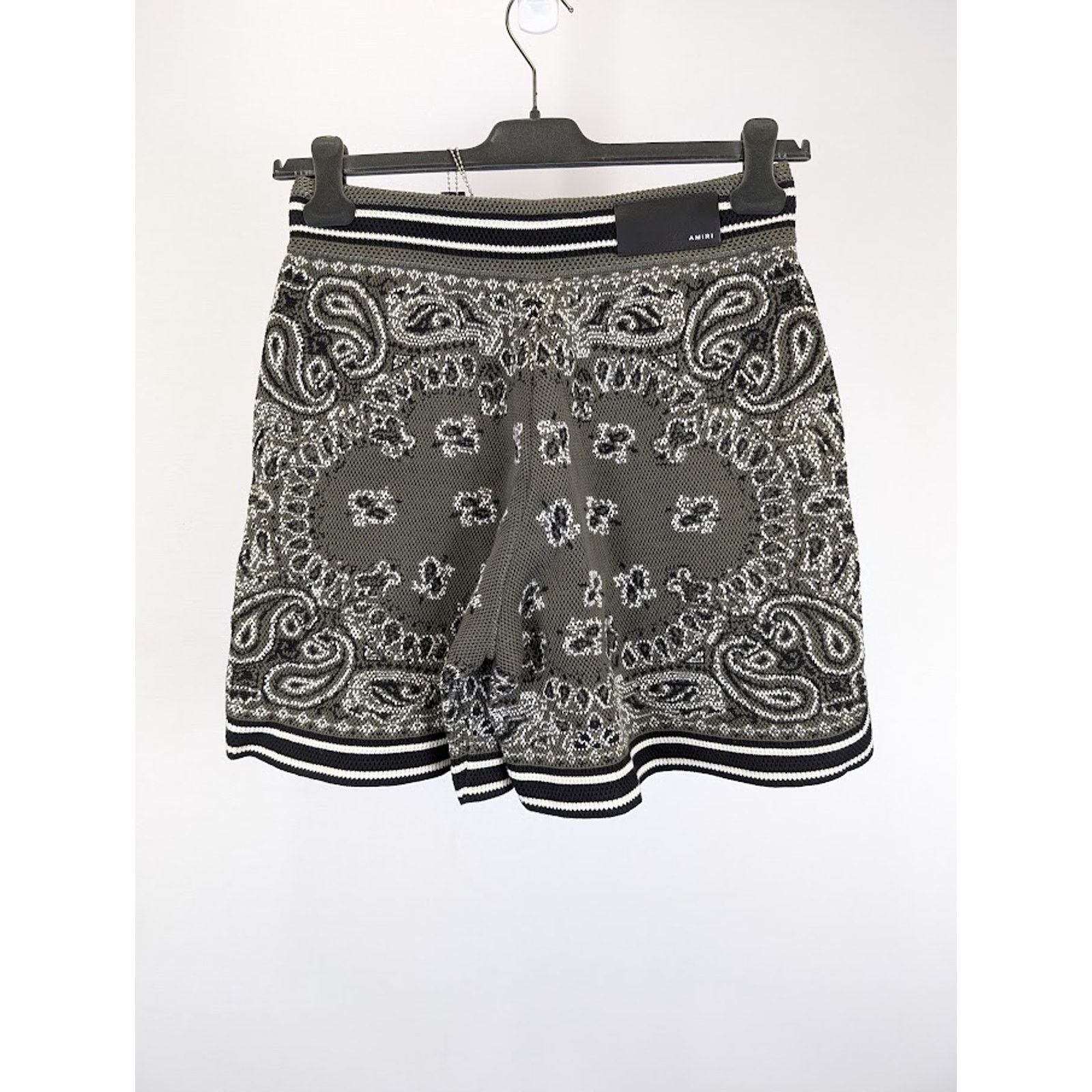 Amiri o1rshd1 Bandana Shorts in Green Size US 32 / EU 48 - 10 Thumbnail