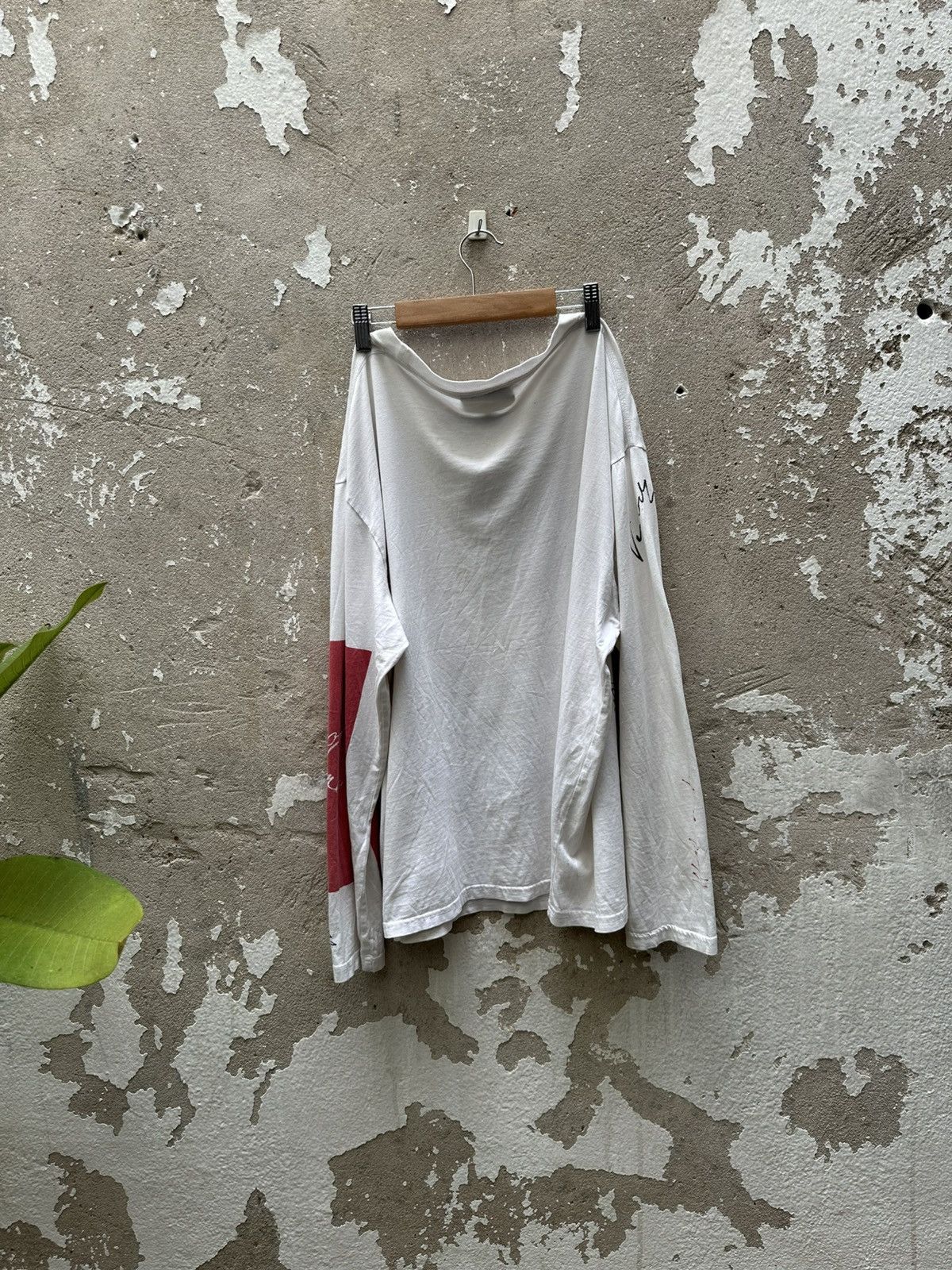 Burberry Authentic Burberry Art Distressed Longsleev Tshirt Size US M / EU 48-50 / 2 - 2 Thumbnail