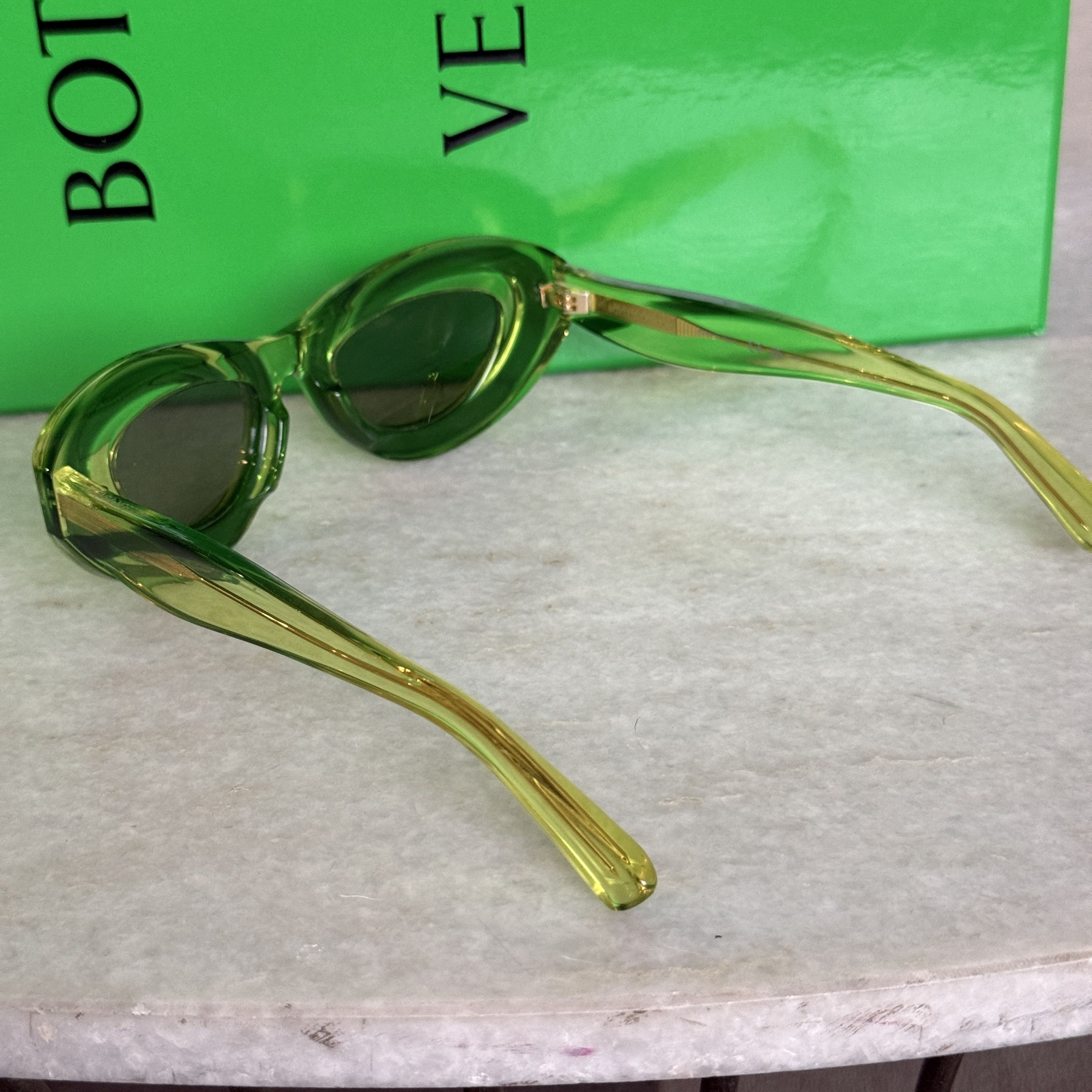 Bottega Veneta BOTTEGA VENETA Women's Green Cat Eye Sunglasses 703244 Size ONE SIZE - 12 Thumbnail