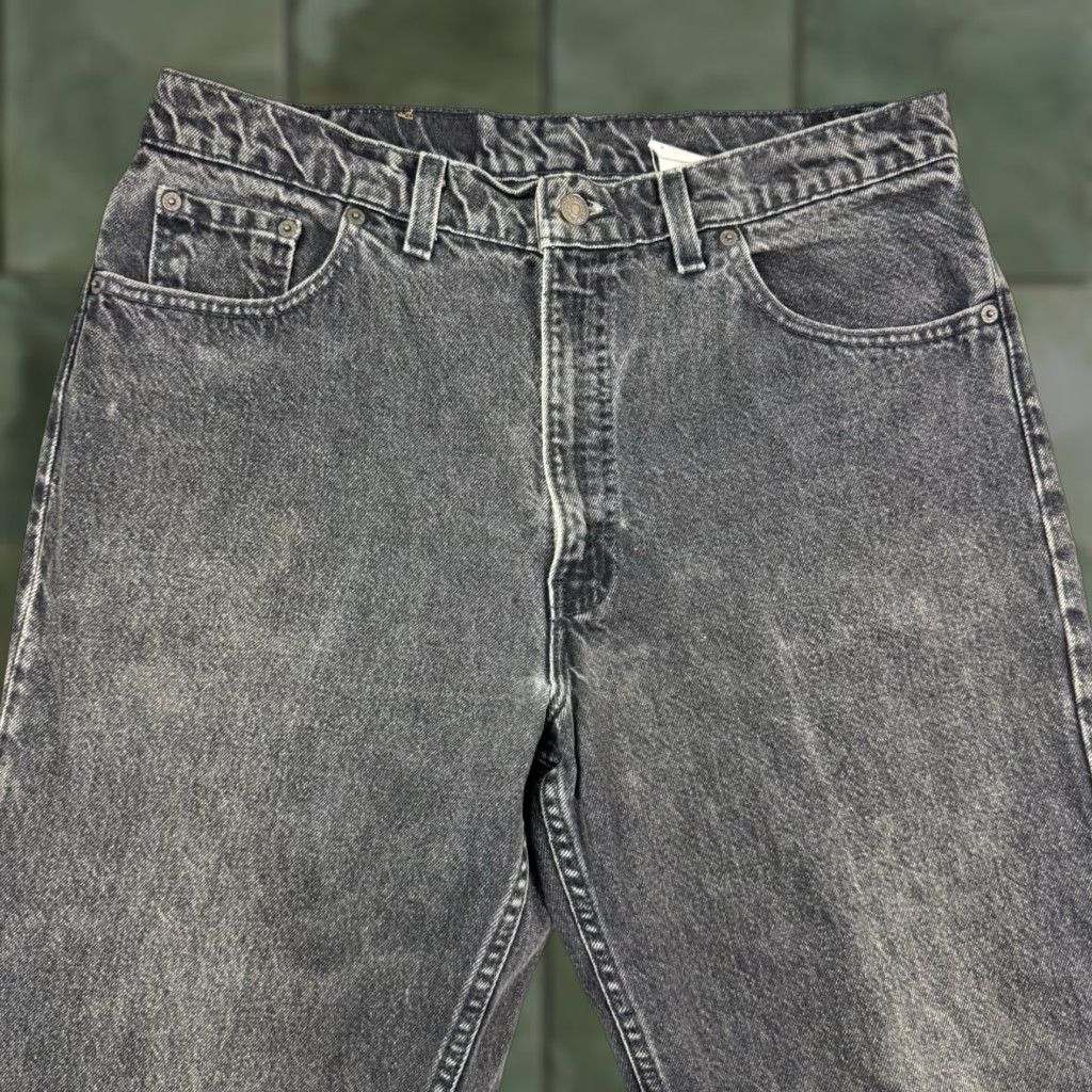 Levi's VINTAGE Levi's 550 Jeans Adult 36x34 Relaxed Tapered Leg Made In USA Pants Black Denim Cotton Jeans 90s USA Mens Size US 36 / EU 52 - 1 Thumbnail