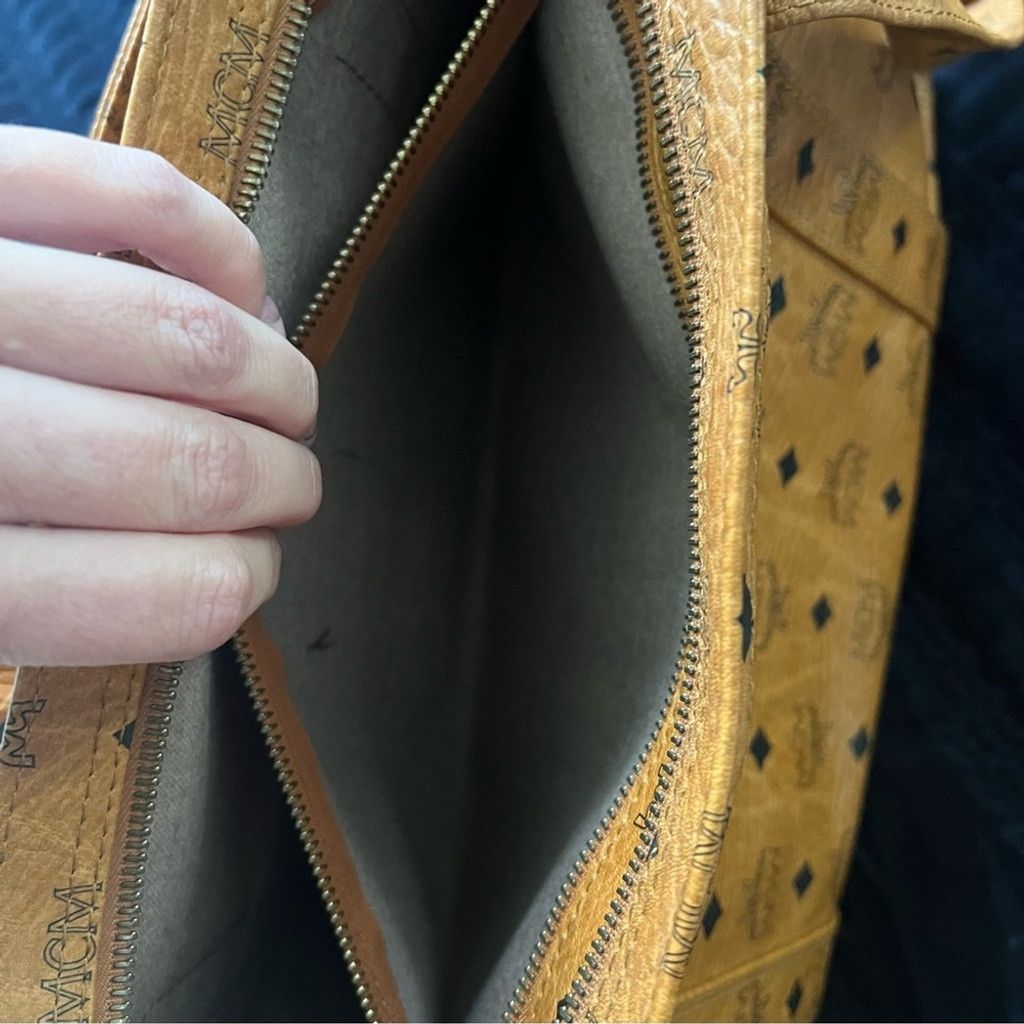 MCM MCM Leather Zippered Tote in Perfect Condition Size ONE SIZE - 5 Thumbnail
