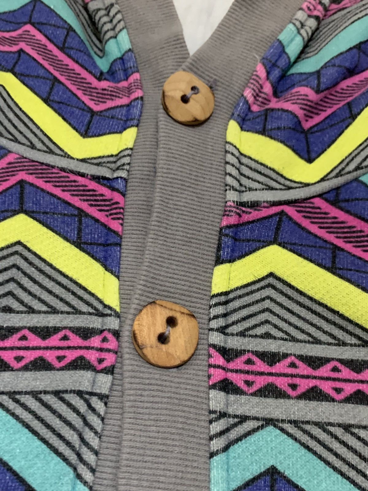 go slow caravan Sleeveless Hoodes Geometric Zig-Zag Pattern Wooden Buttons Size US S / EU 44-46 / 1 - 4 Thumbnail