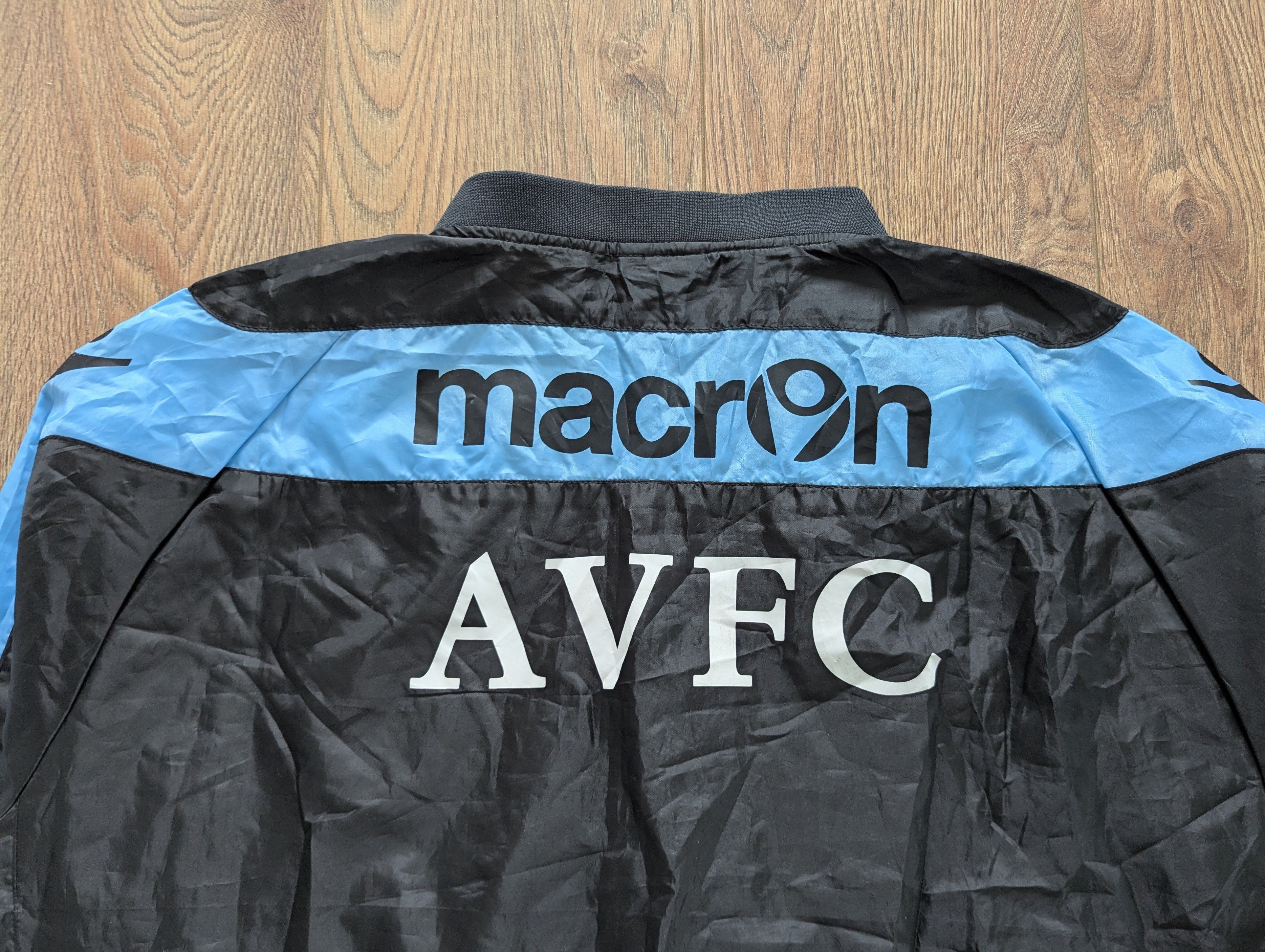 Macron AVFC ASTON VILLA Macron Football Training Long Sleeve Size US XL / EU 56 / 4 - 15 Thumbnail