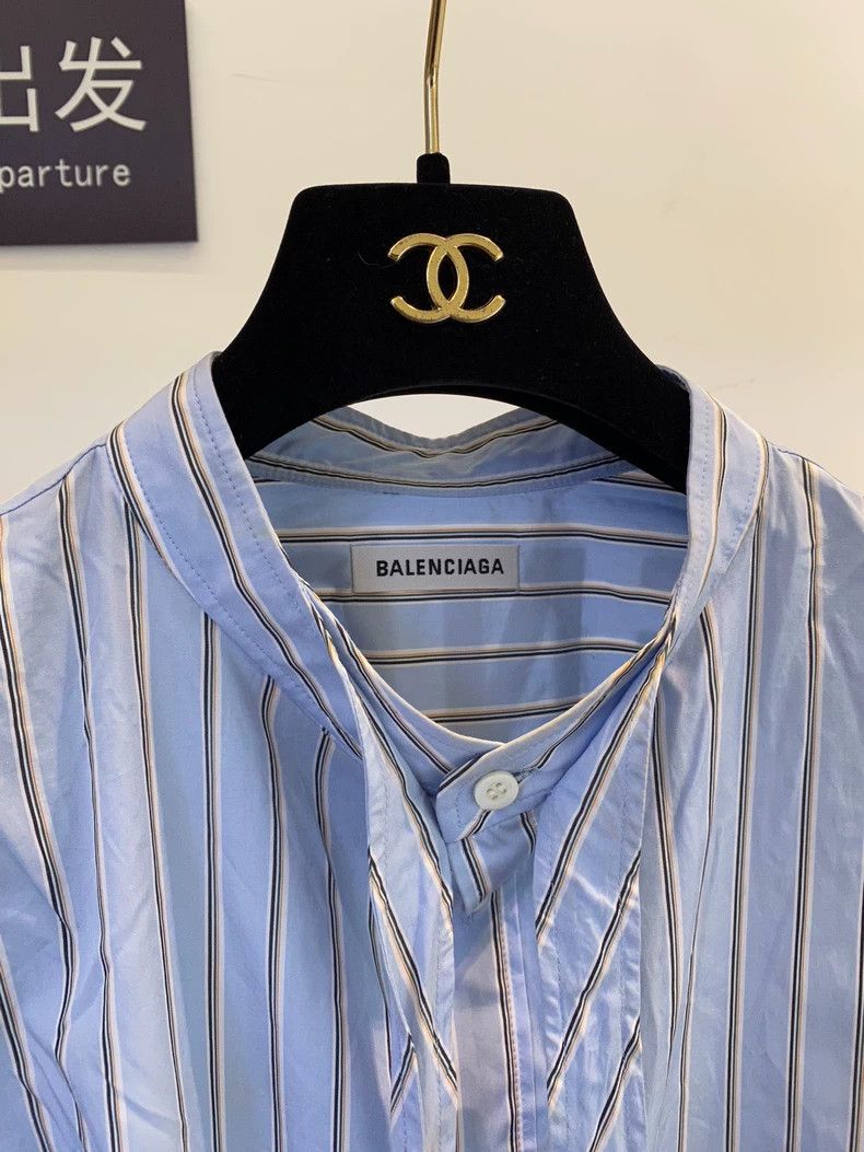 Balenciaga Balenciaga size 34 Blue plaid back letter logo shirt 2504- Size US S / EU 44-46 / 1 - 2 Thumbnail