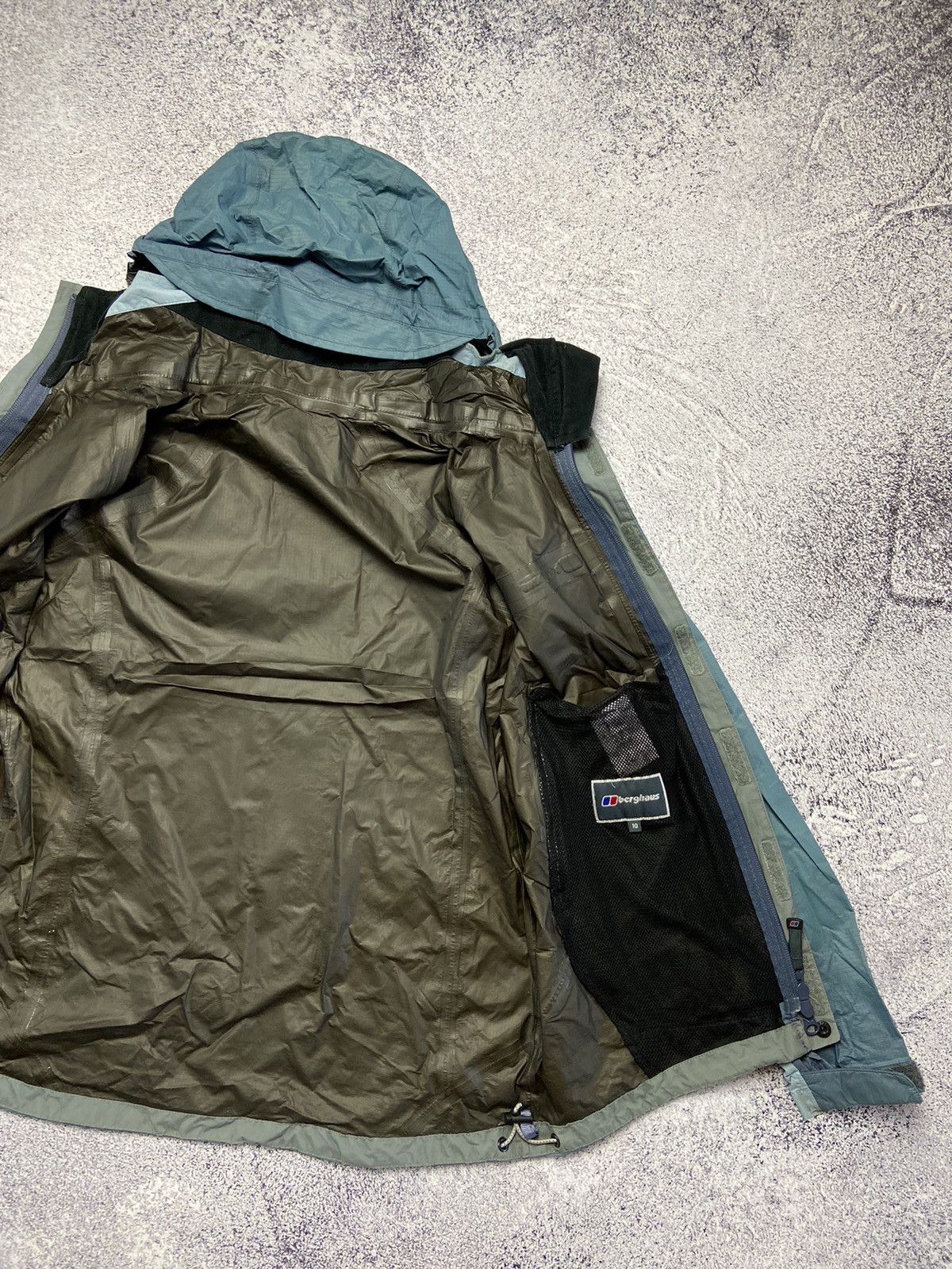 Berghaus Rare Berghaus Gore Tex Jacket Outdoor Rain Coat Gorpcore Size US S / EU 44-46 / 1 - 15 Thumbnail