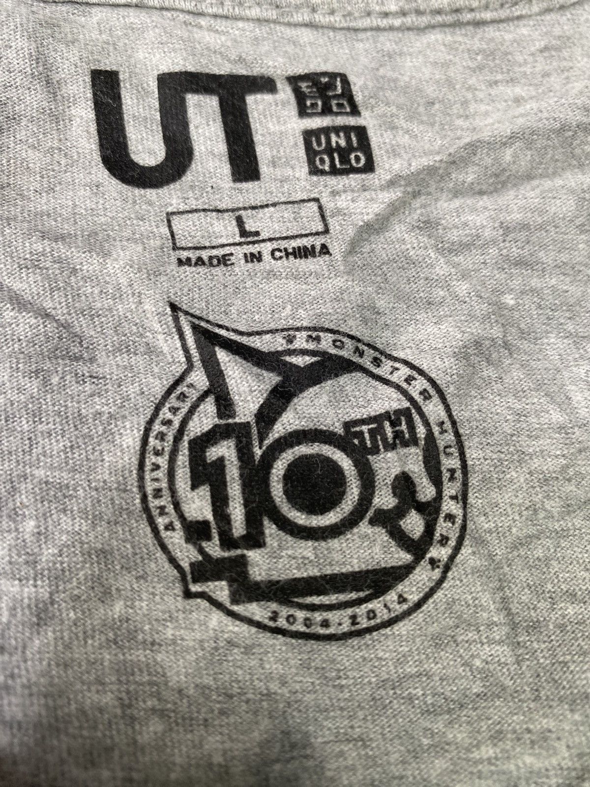 Uniqlo Monster hunter tee size m big logo Size US M / EU 48-50 / 2 - 4 Thumbnail