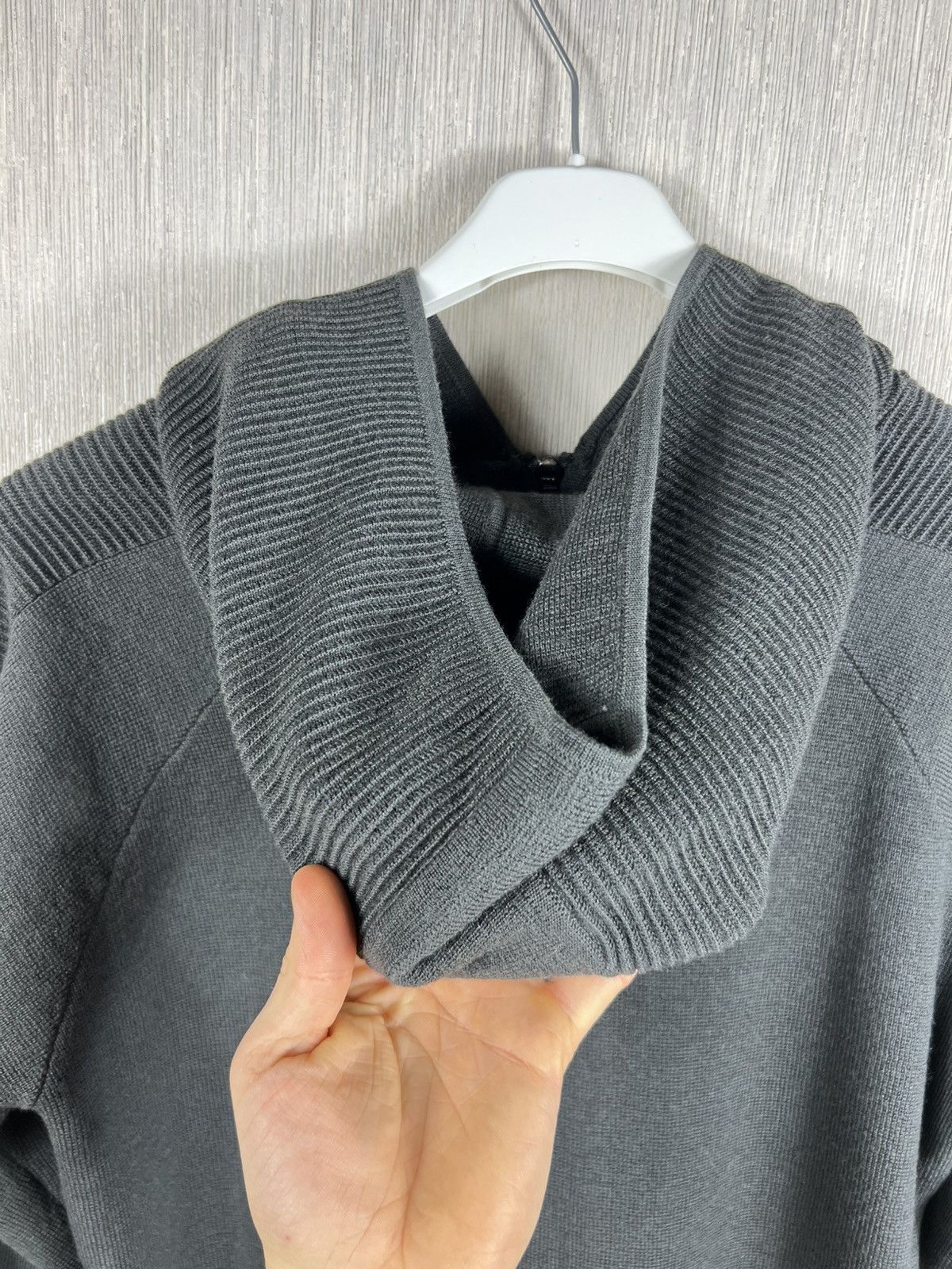 Emporio Armani EA7 Emporio Armani wool knitted hoodie zip cardigan knit Size US XL / EU 56 / 4 - 20 Thumbnail