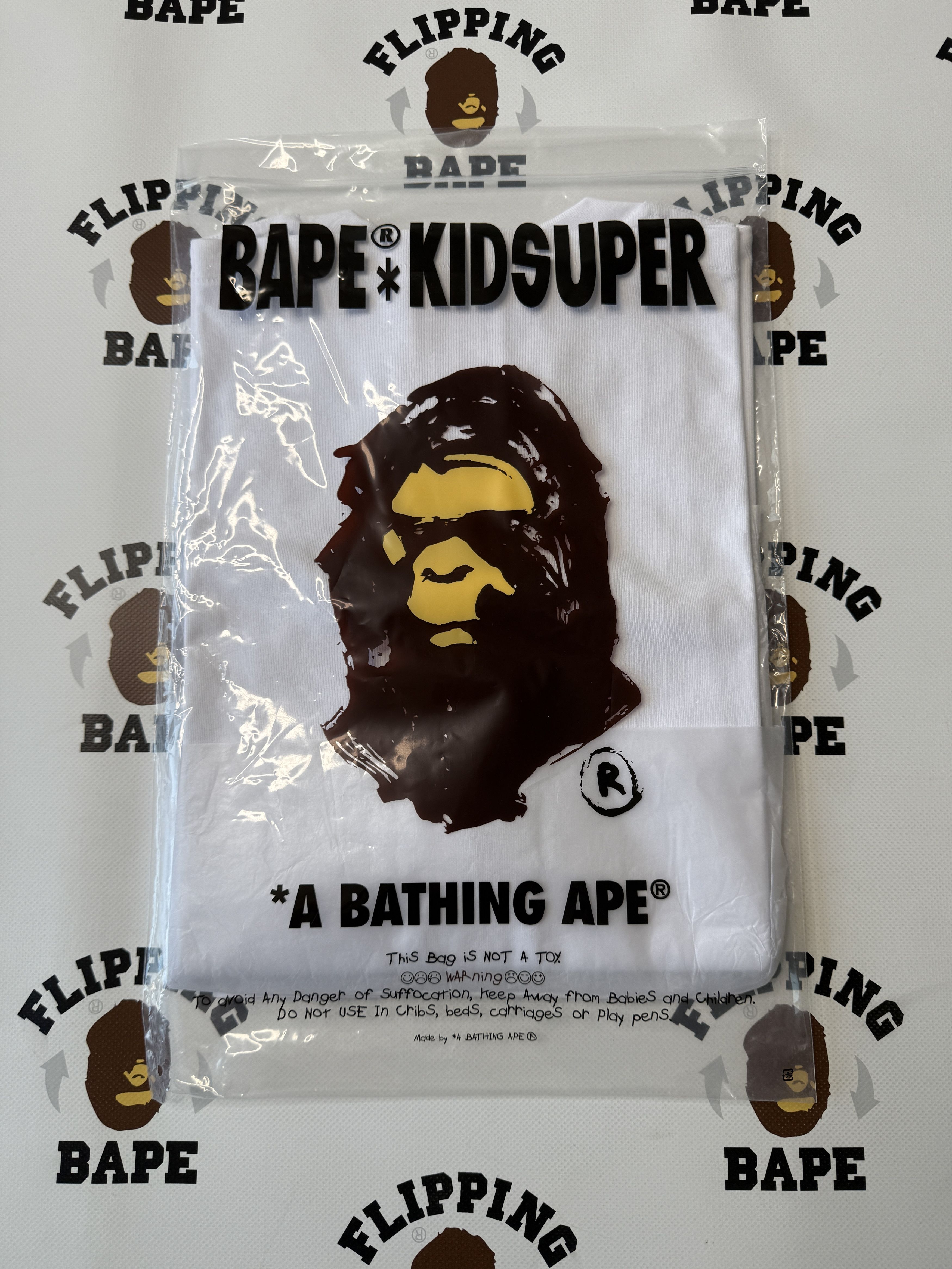 Bape BAPE X KIDSUPER MILO GRAPHIC TEE Size US L / EU 52-54 / 3 - 11 Thumbnail