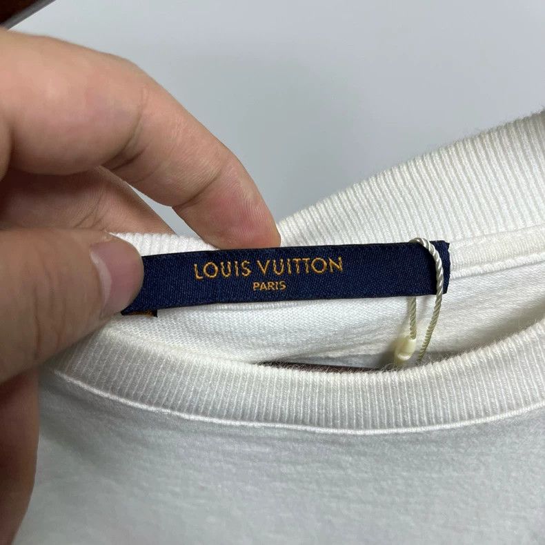 Louis Vuitton Louis Vuitton Cartoon House Short Sleeves 2504-Nextarrow Size US XS / EU 42 / 0 - 3 Thumbnail