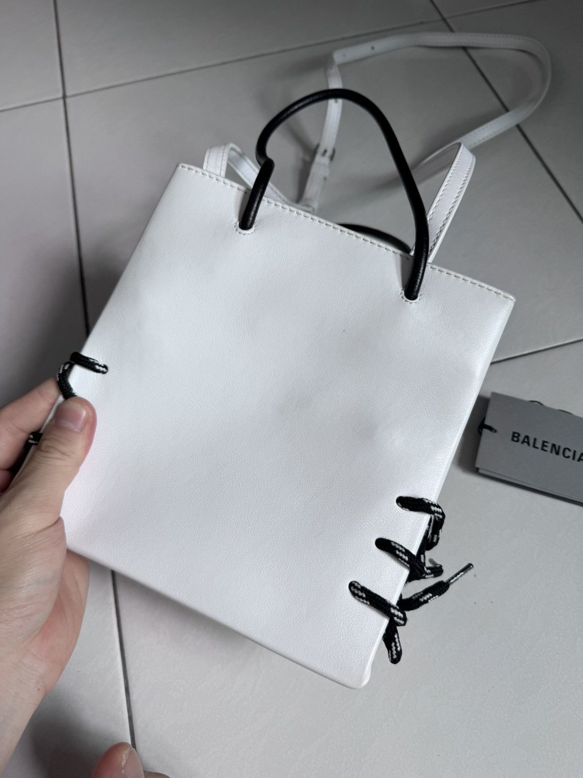 Balenciaga SS20 HELLO KITTY RUNWAY SLING BAG Size ONE SIZE - 3 Thumbnail