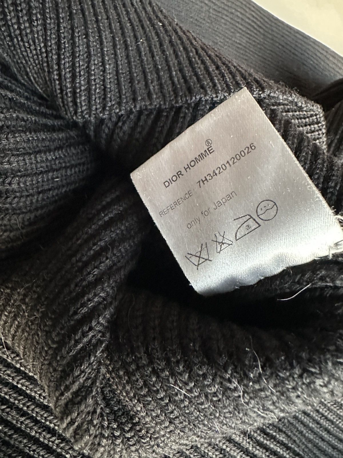 Dior × Hedi Slimane Dior Homme AW07 “Navigate” thumb hole diver