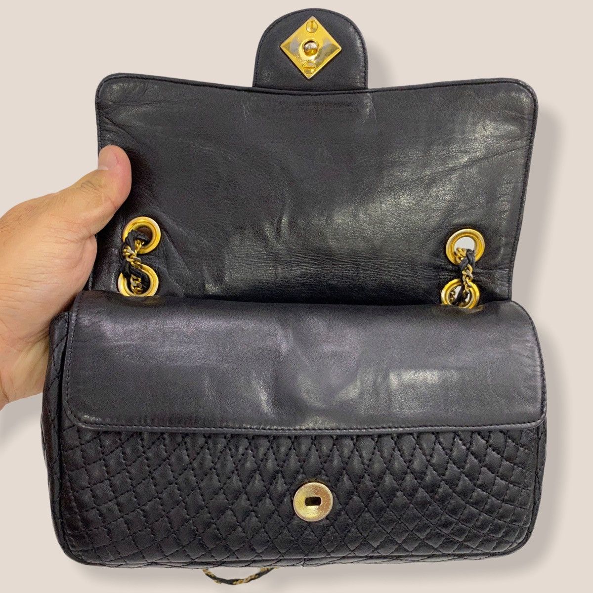 Bally ‼️LASTDROP‼️ AUTHENTIC BALLY LEATHER QUILTED SHOULDER BAG Size ONE SIZE - 7 Thumbnail