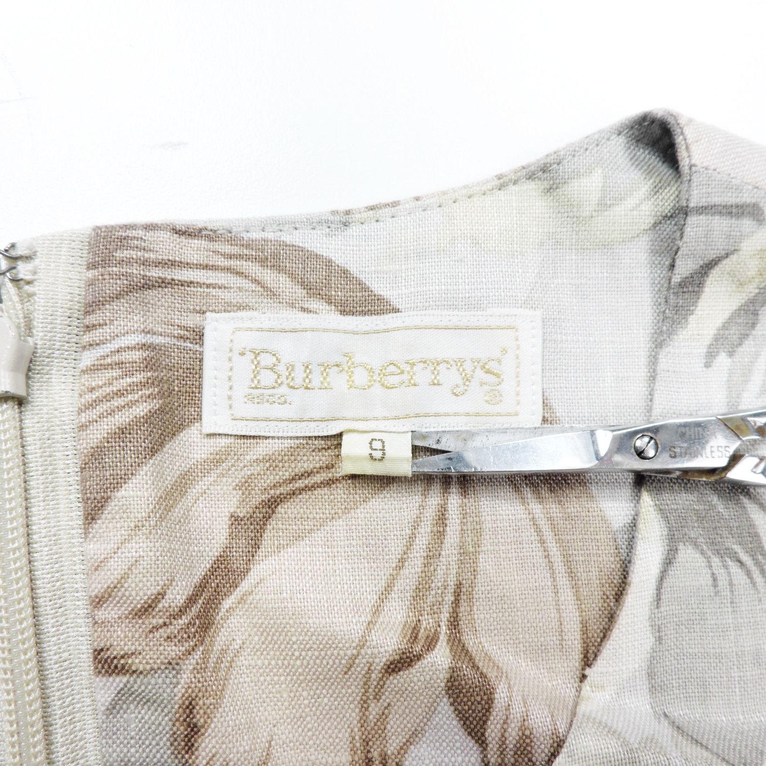 Burberry BURBERRY’S FLORAL PATTERN SLEEVELESS MINI DRESS Size M / US 6-8 / IT 42-44 - 5 Thumbnail