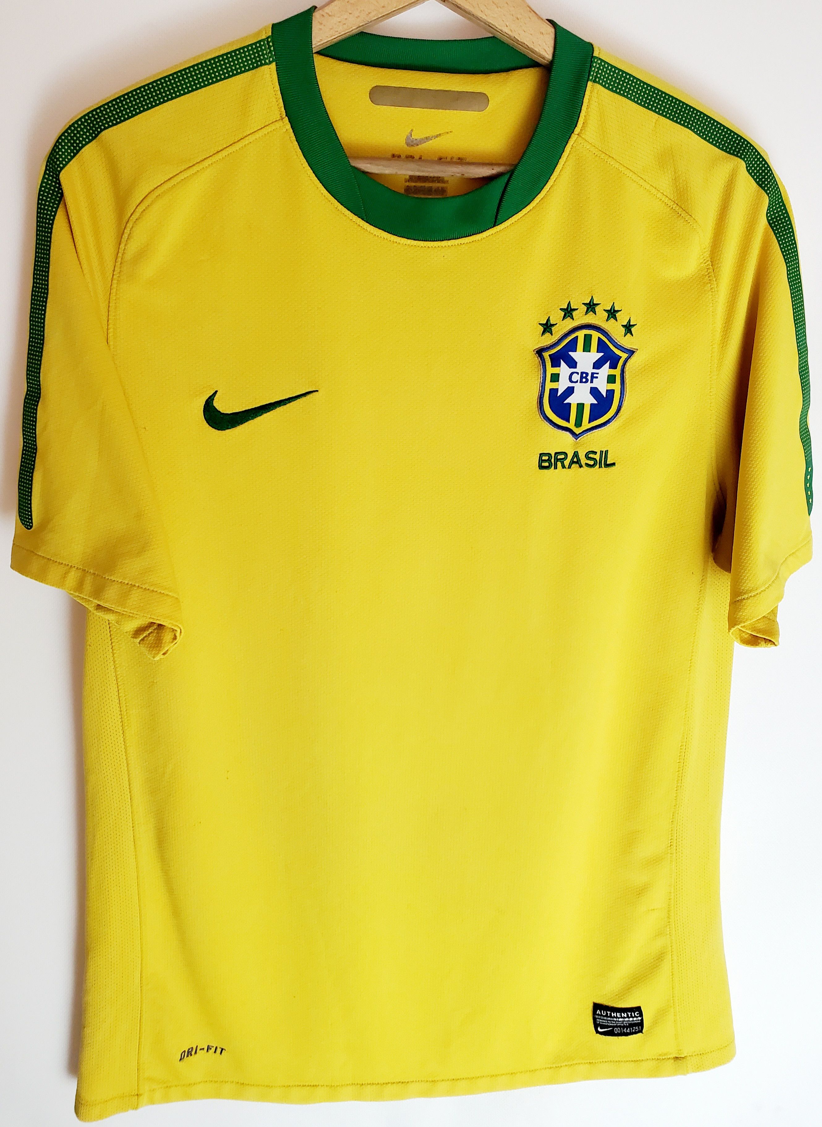 Nike BRAZIL 2010 2011 HOME FOOTBALL SOCCER NIKE Jersey M Size US M / EU 48-50 / 2 - 1 Thumbnail