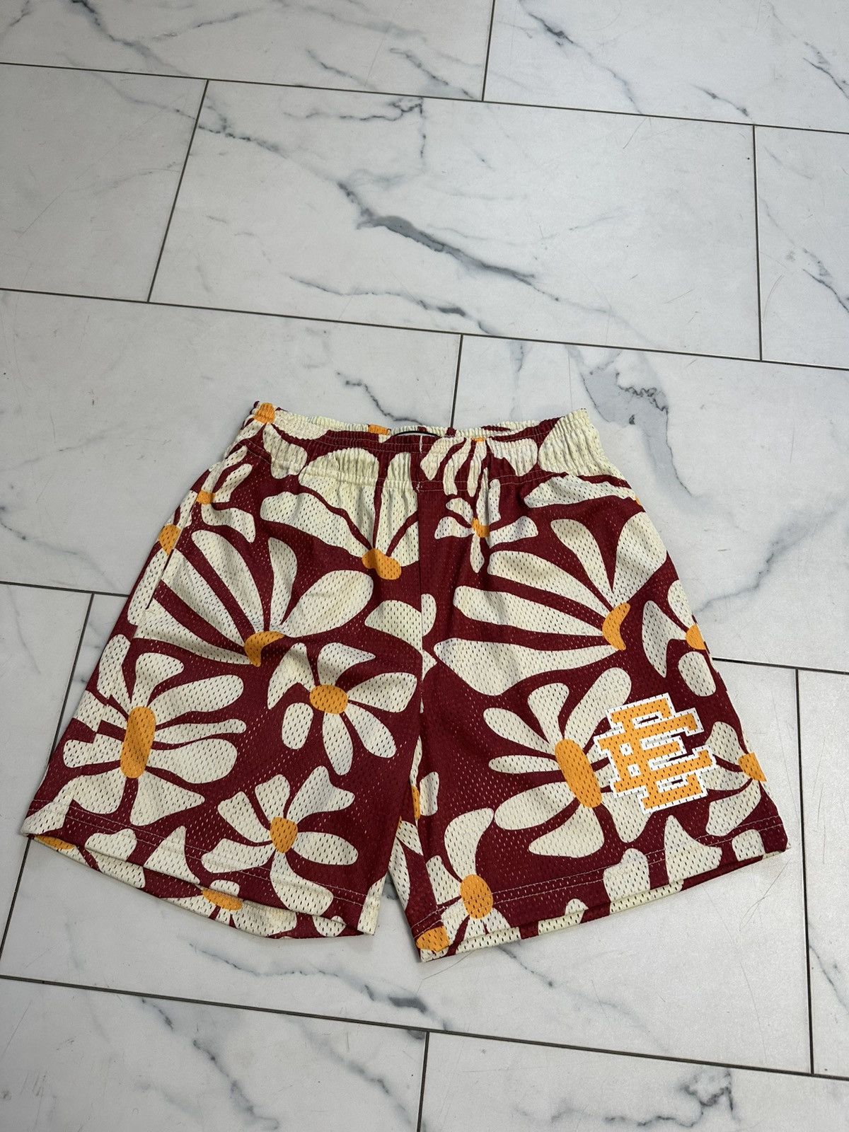 Eric Emanuel Eric Emanuel EE Shorts ‘Red Flowers’ Size US 30 / EU 46 - 1 Thumbnail