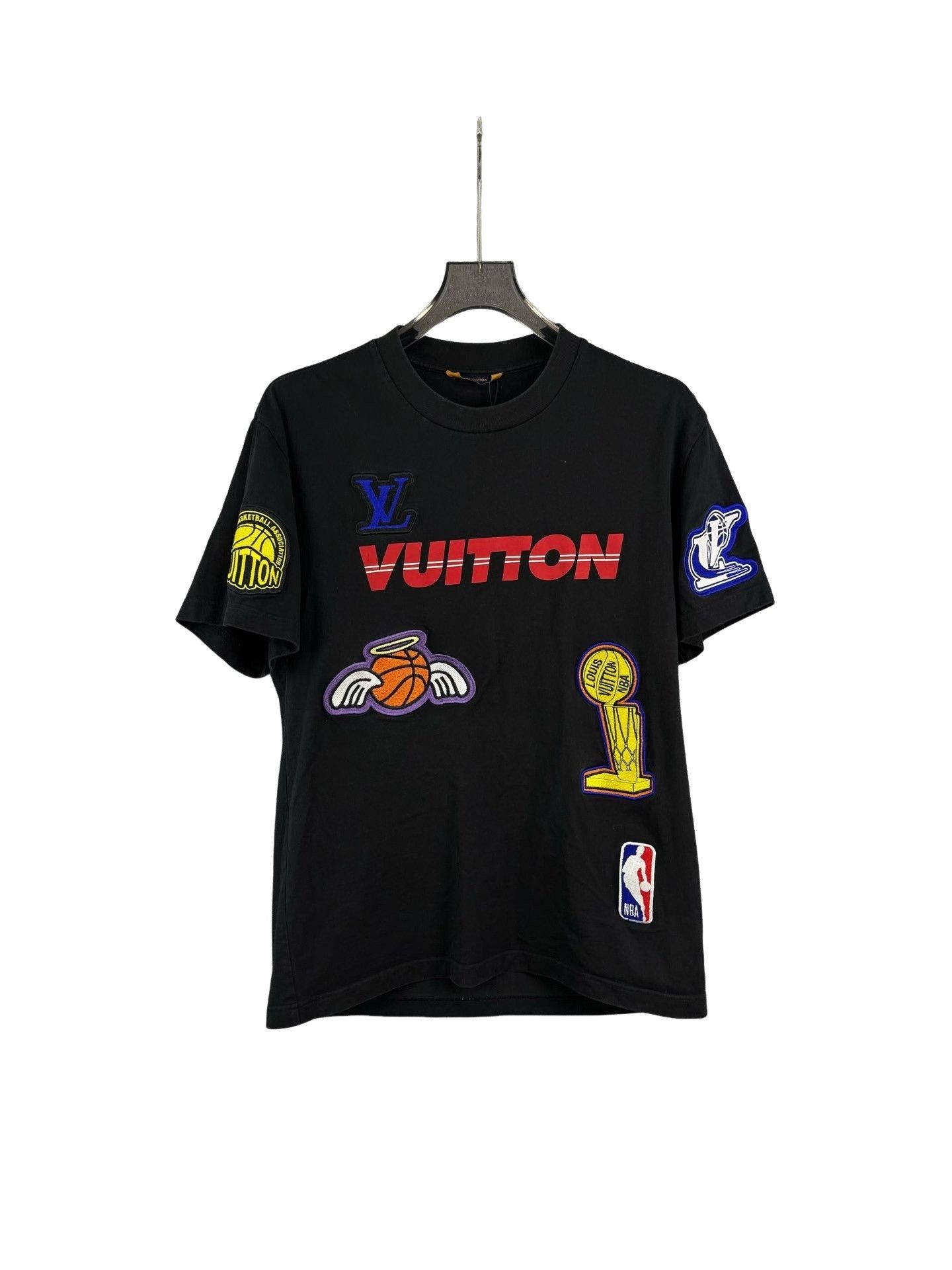 Louis Vuitton Louis Vuitton LV x NBA Patch T-Shirt Size M Size US M / EU 48-50 / 2 - 1 Thumbnail