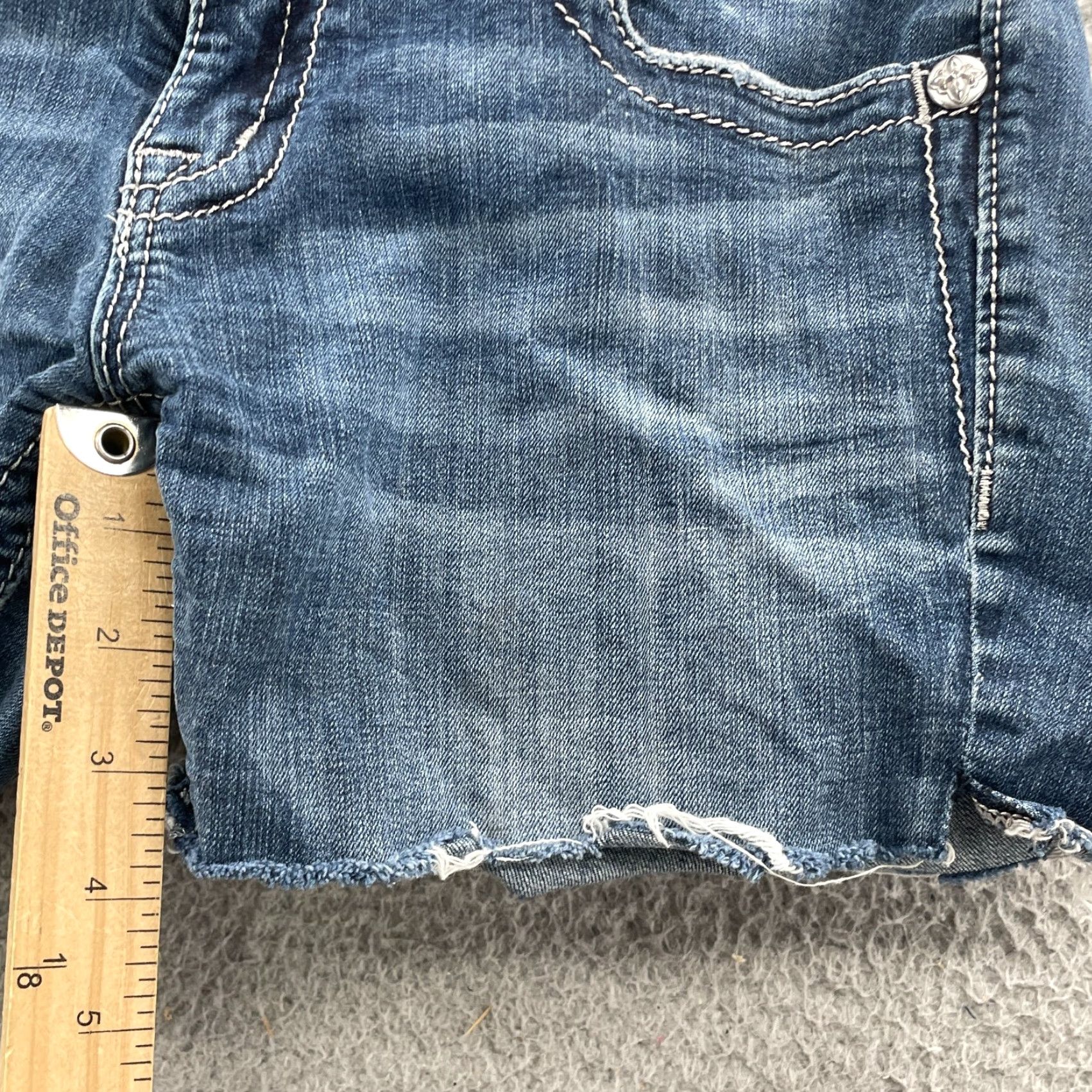 Miss Me Miss Me Jean Shorts Womens 30* Y2K Western Rodeo Grunge Daisy Cowboy Preppy 90's Size 30" / US 8 / IT 44 - 4 Thumbnail