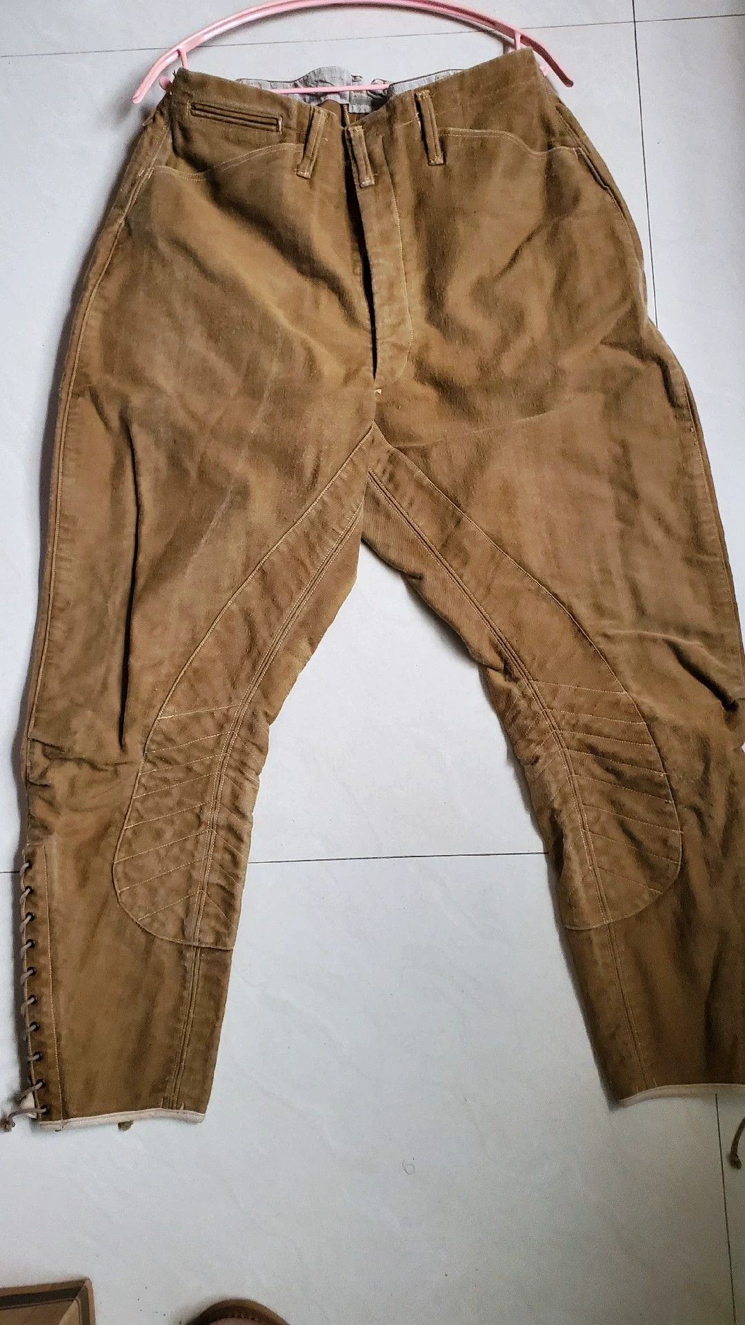 Freewheelers Freewheelers Pioneers heavily sanded breeches with big buttocks. Size US 32 / EU 48 - 1 Thumbnail