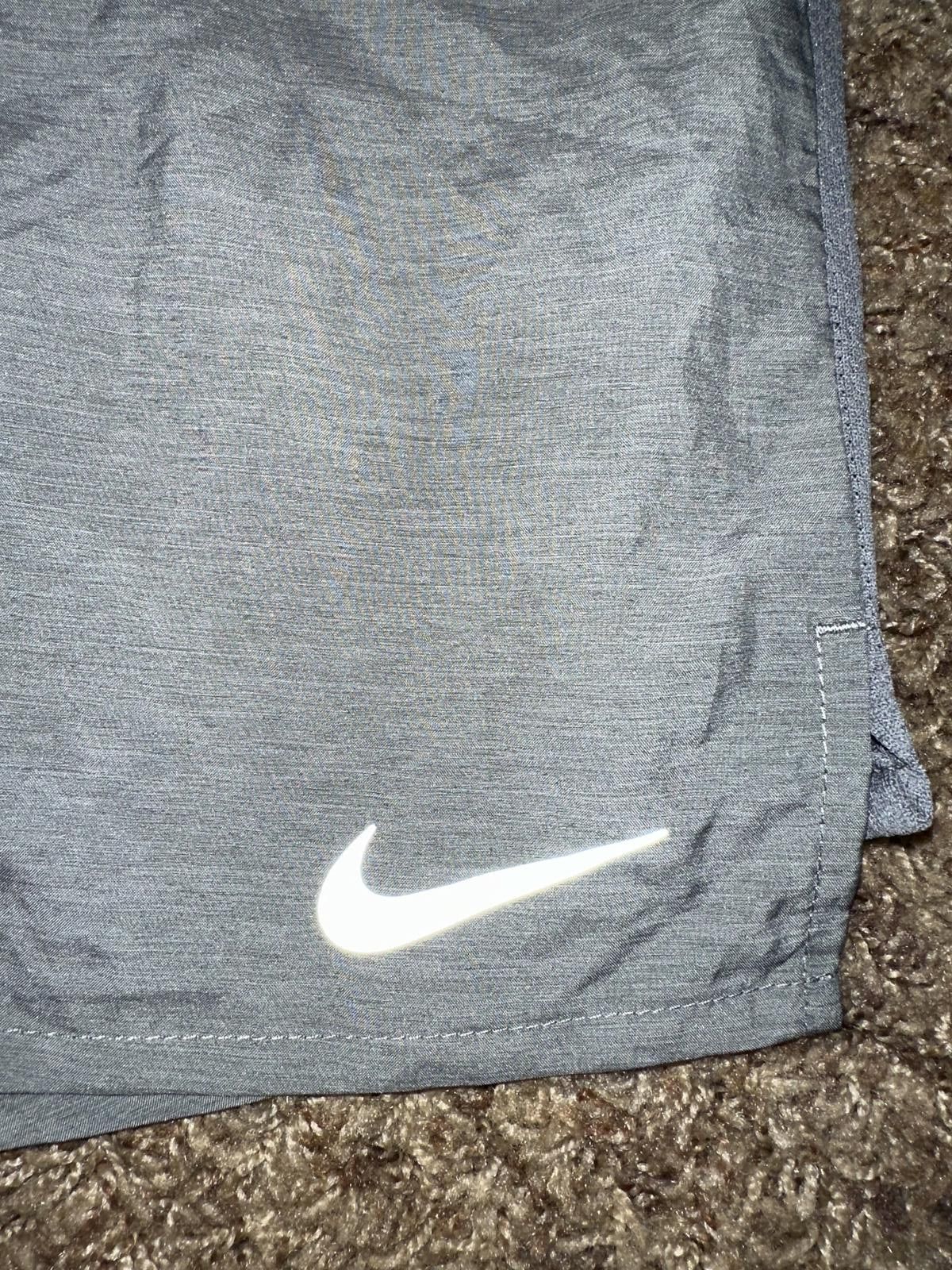 Nike Nike Men’s Challenger 7" 2-in-1 Dri-FIT Running Shorts Size US 30 / EU 46 - 2 Thumbnail